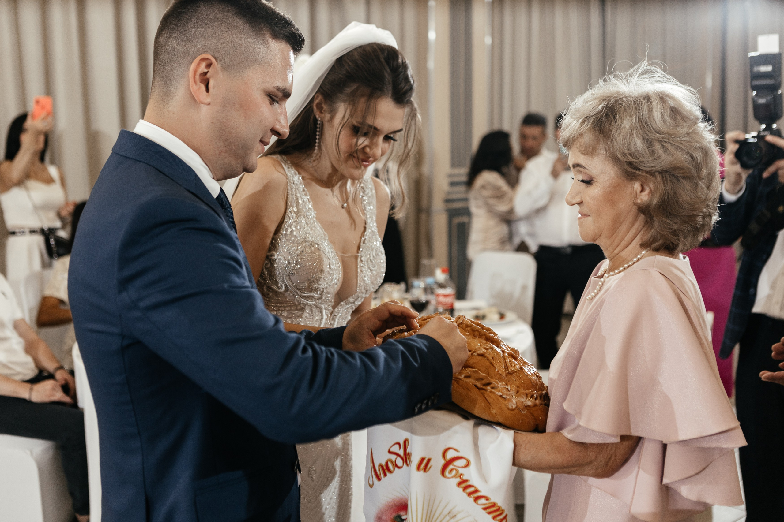 Свадебный фотограф Уфа — Руслан ГабдлисламовЖивые эмоции, красивые кадры, воспоминания на всю жизнь.Работаю по всей Республике Башкортоста. Свадебный фотограф Уфа Руслан Габдлисламов