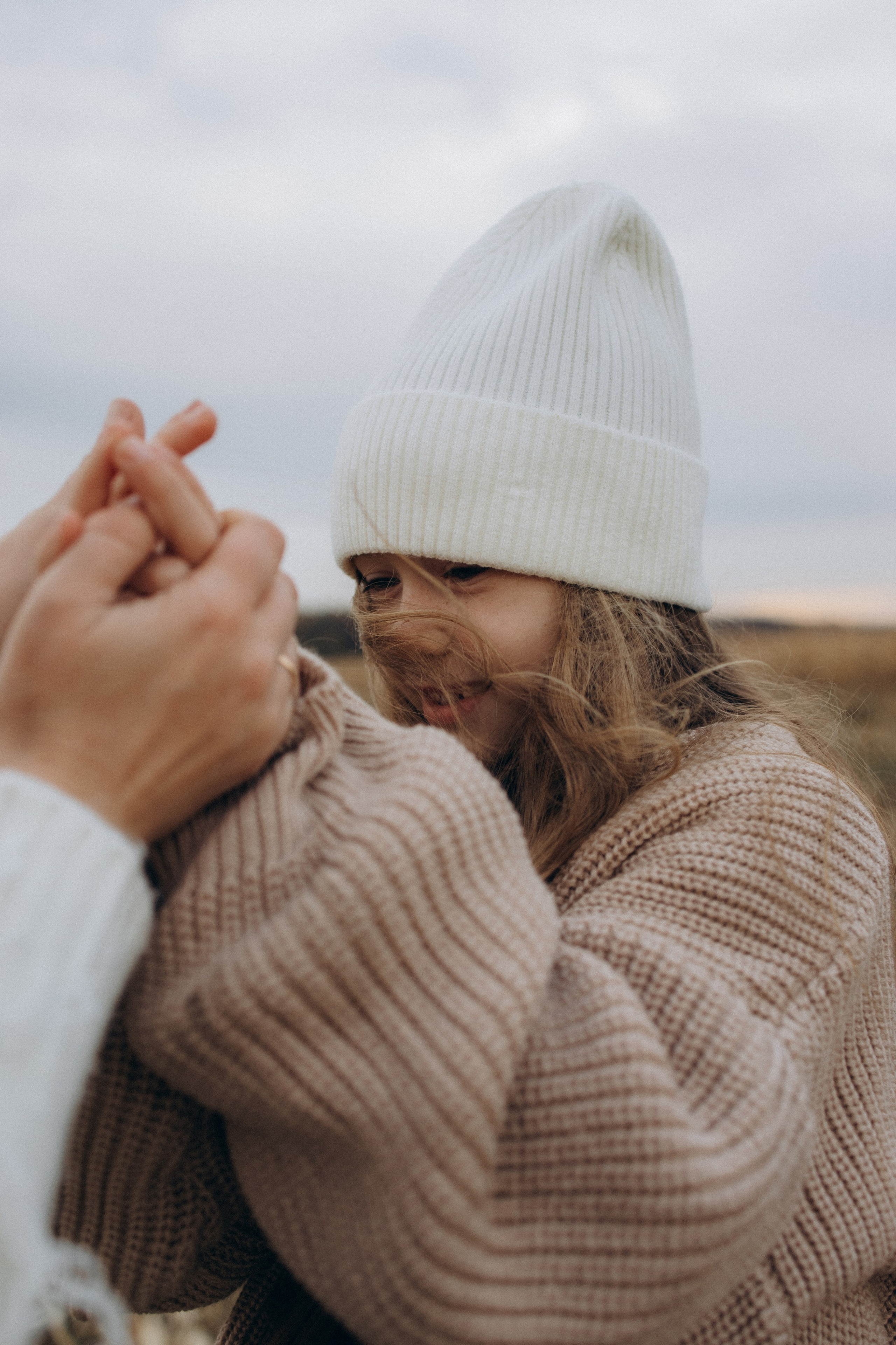 Оля, Ксюша и кукуруза. Фотограф Елена Рябцева
