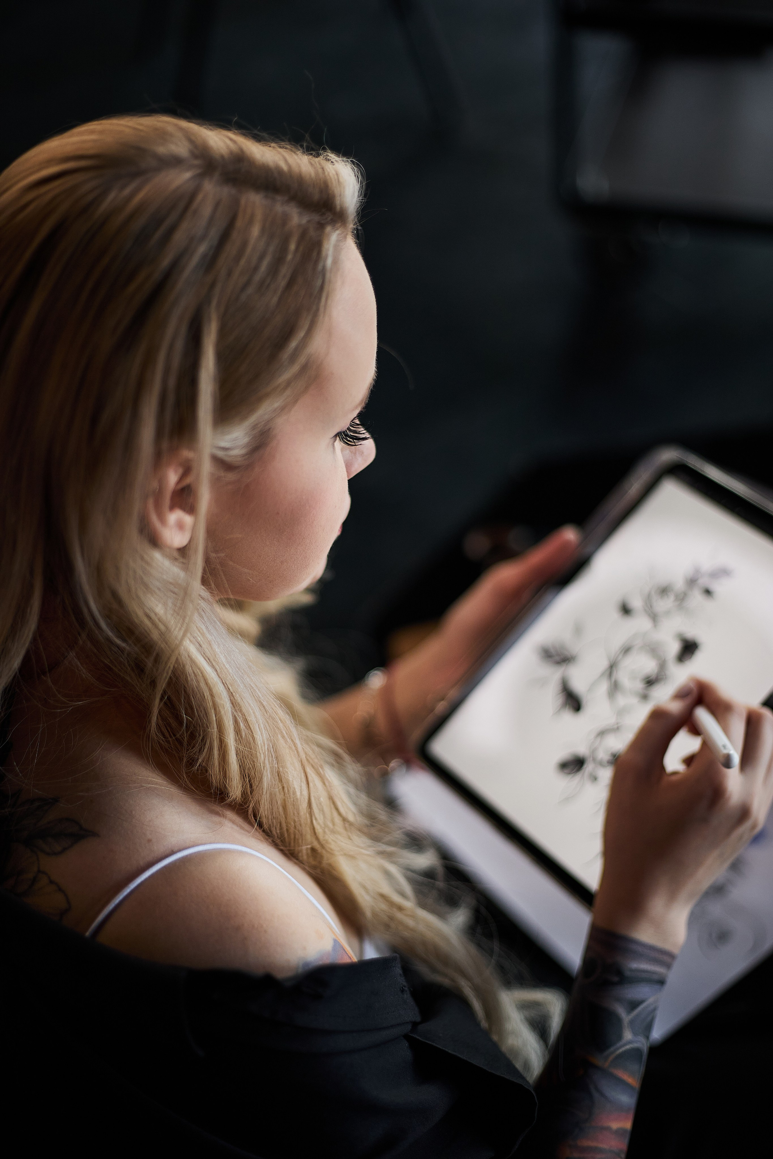 Тату мастер. Репортажный Фотограф Москва Дарья Лунева