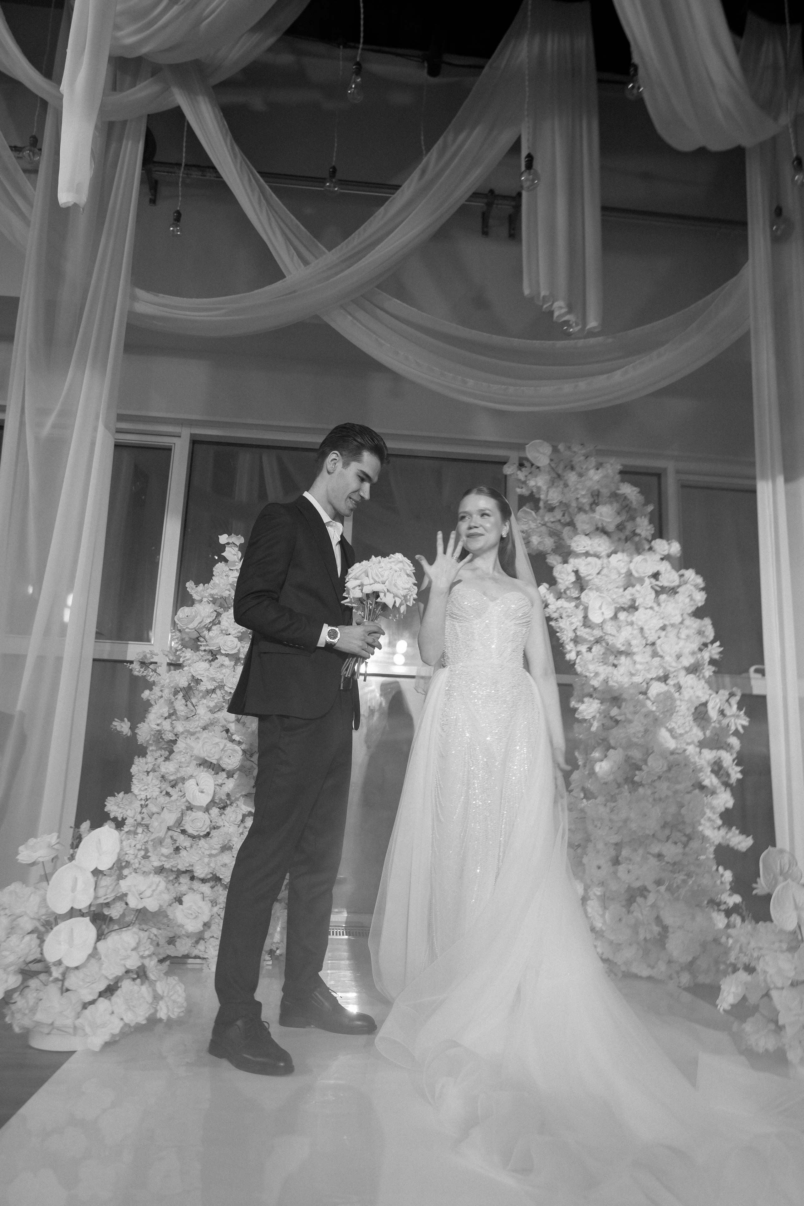 СВАДЕБНАЯ СЬЕМКА СБОРОВ В ОТЕЛЕ И ВЫЕЗД НА ЦЕРЕМОНИЮ (СНЯТО В СИБИРЕ В НИЖНЕВАРТОВСКЕ). Профессиональный фотограф, Санкт-Петербург — Виктория Богомолова