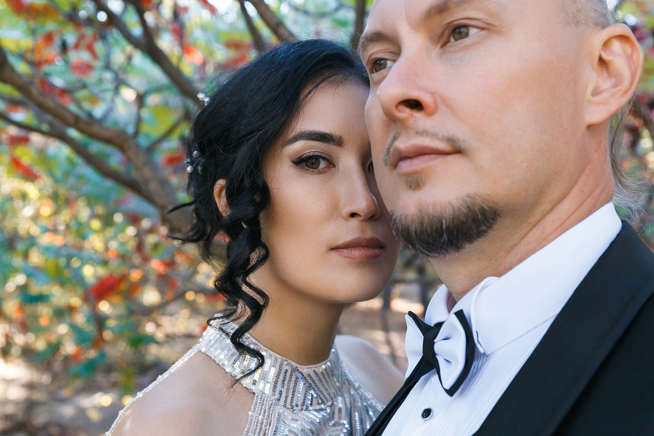 Ксения и Александр: поженились и погуляли в парке санатория Горная поляна. Событийный фотограф Максим Бескоровайновнов