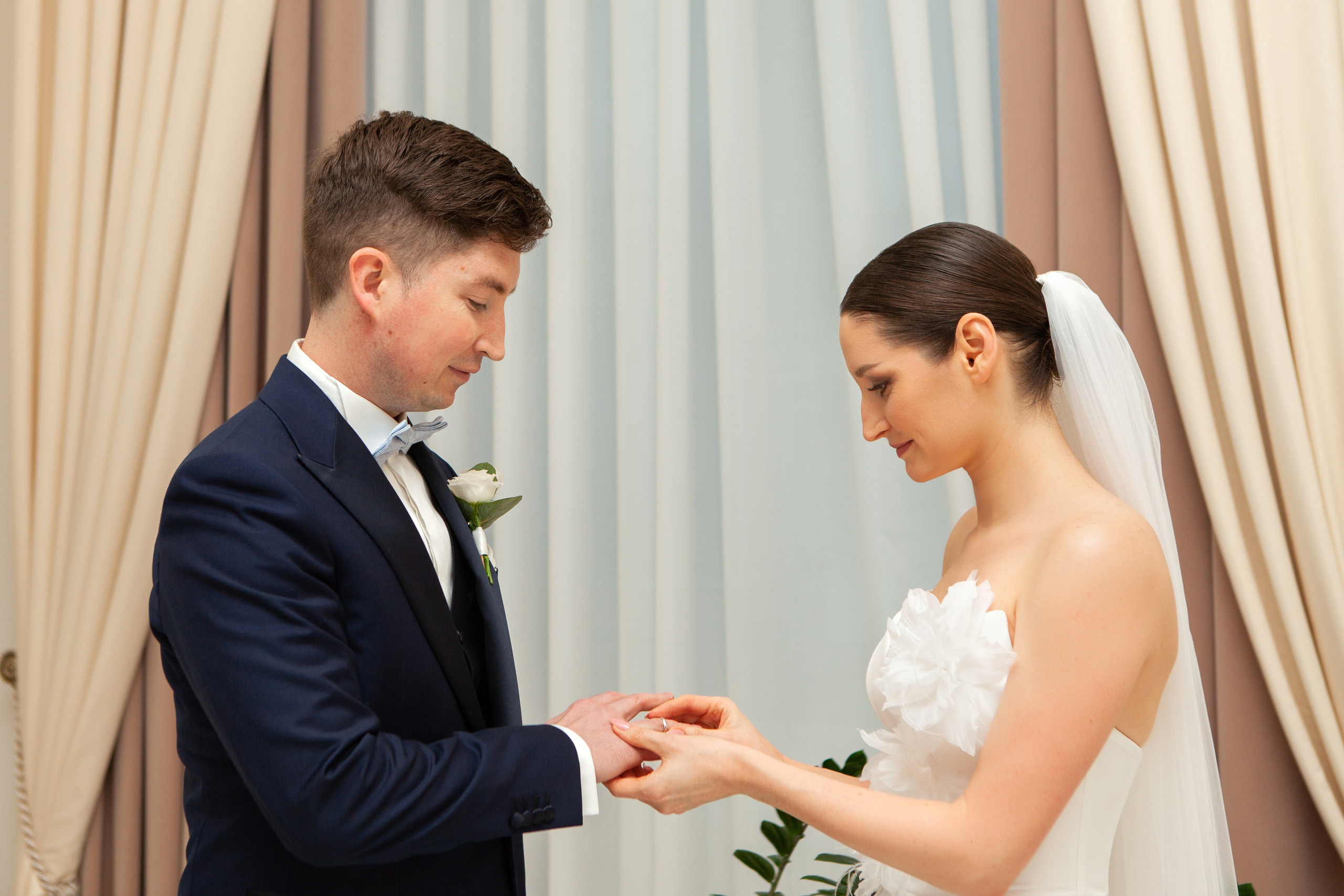 Фотосессия жениха и невесты в шипиловском загсе. Фотограф Ольга Ефремова