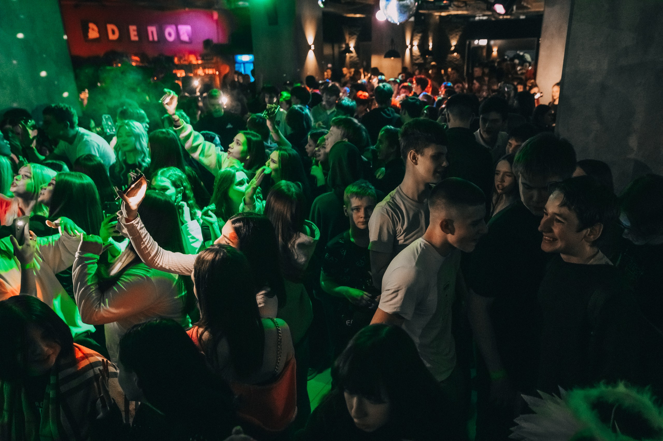 8 MARCH WOMENS DAY PARTY. Фотограф в Кемерово Владислав Шульц