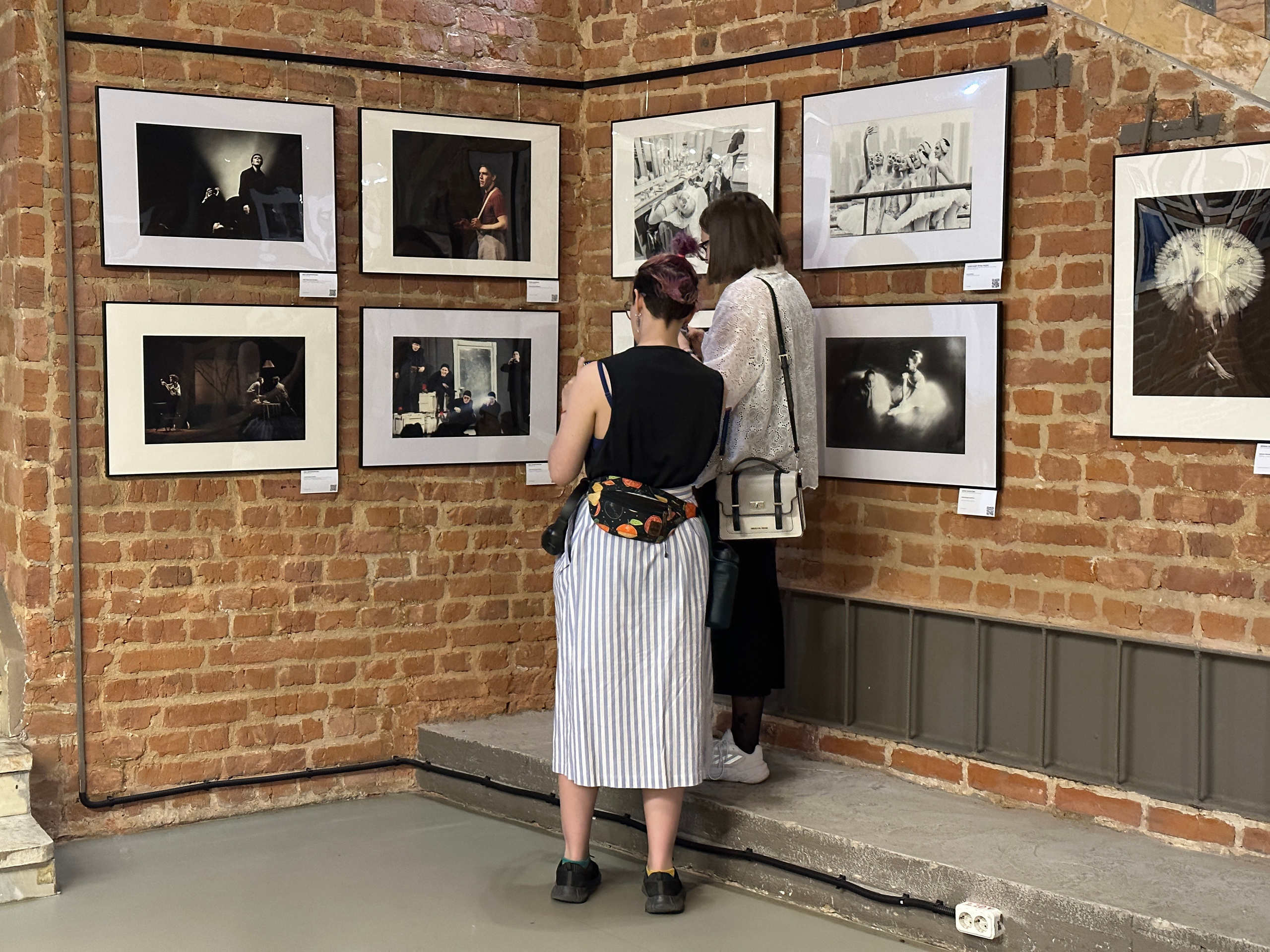 МОЛОДОЙ ТЕАТР. Reportage, architectural, fine art photographer Lena Melnikova in Moscow