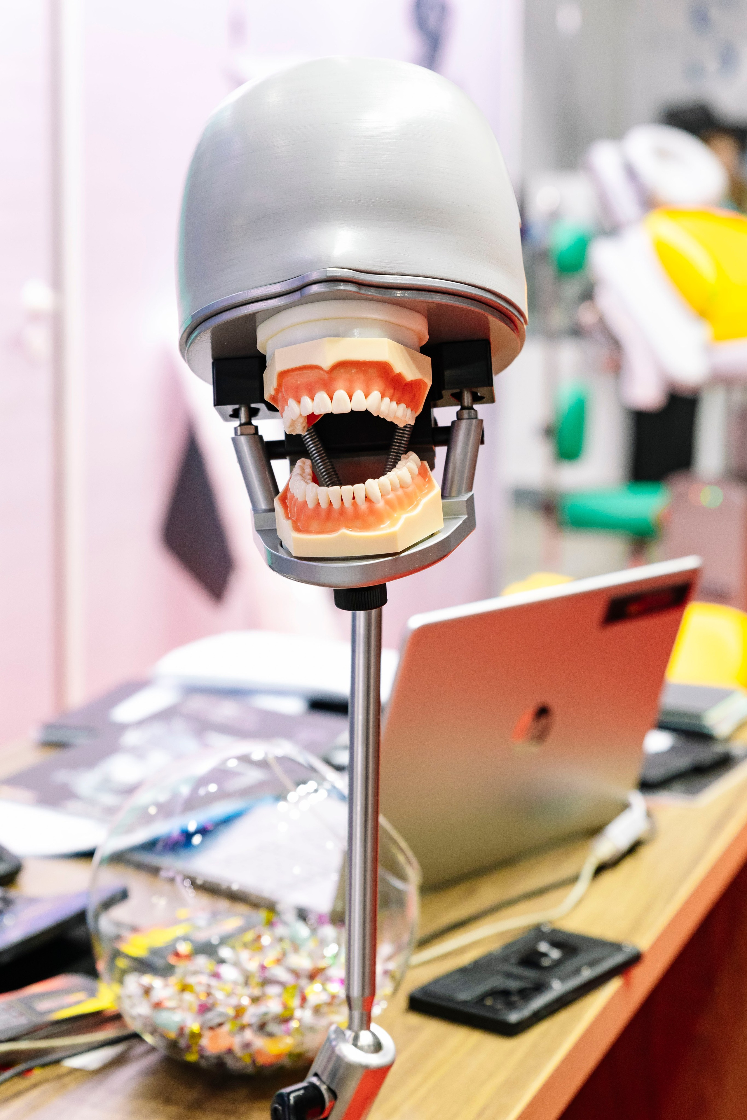 Стоматологическая выставка Dental Salon 2026. Профессиональный фотограф в Москве | Заказать фотосессию и съемку