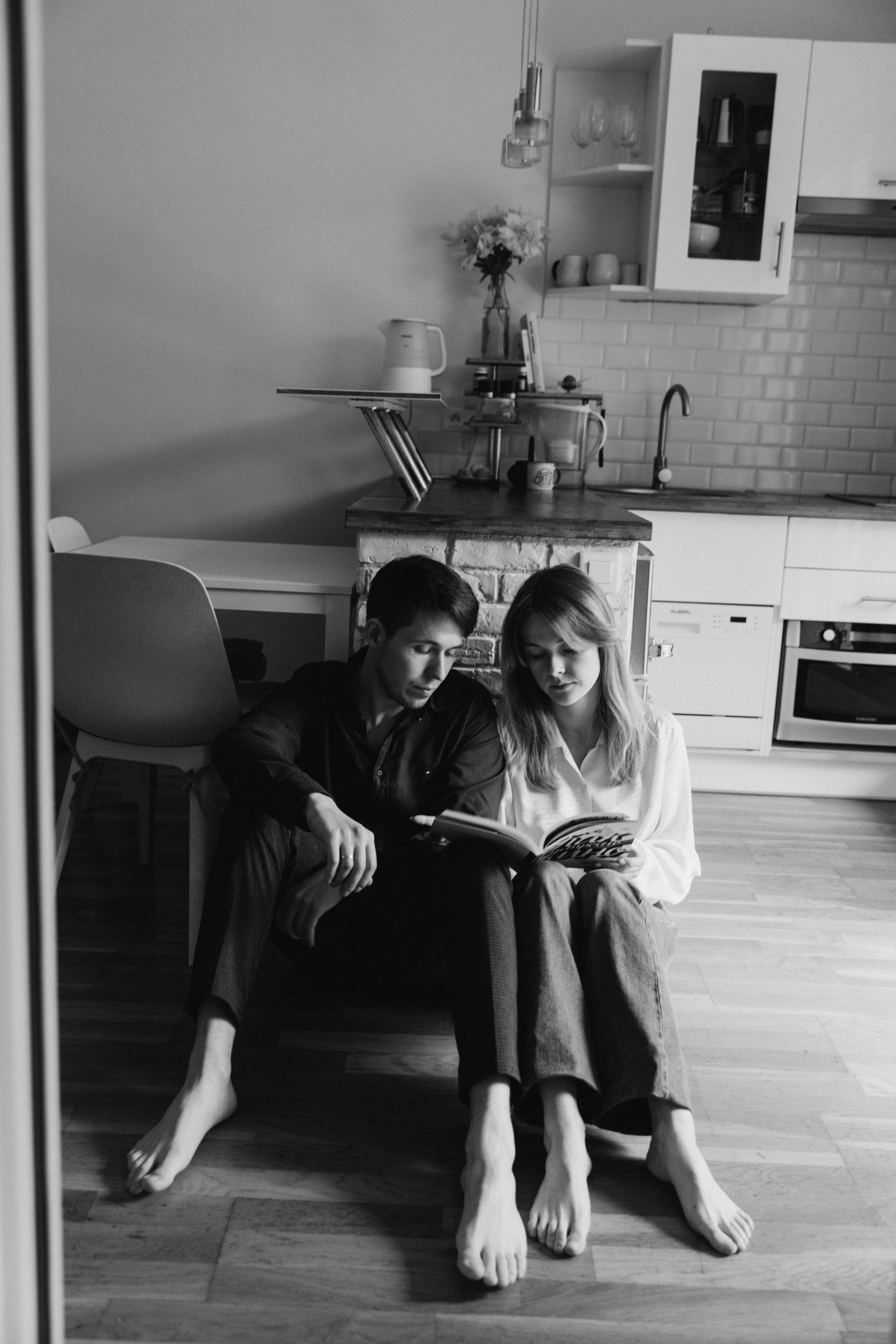 Love comes in the spring. Photographer in Paris