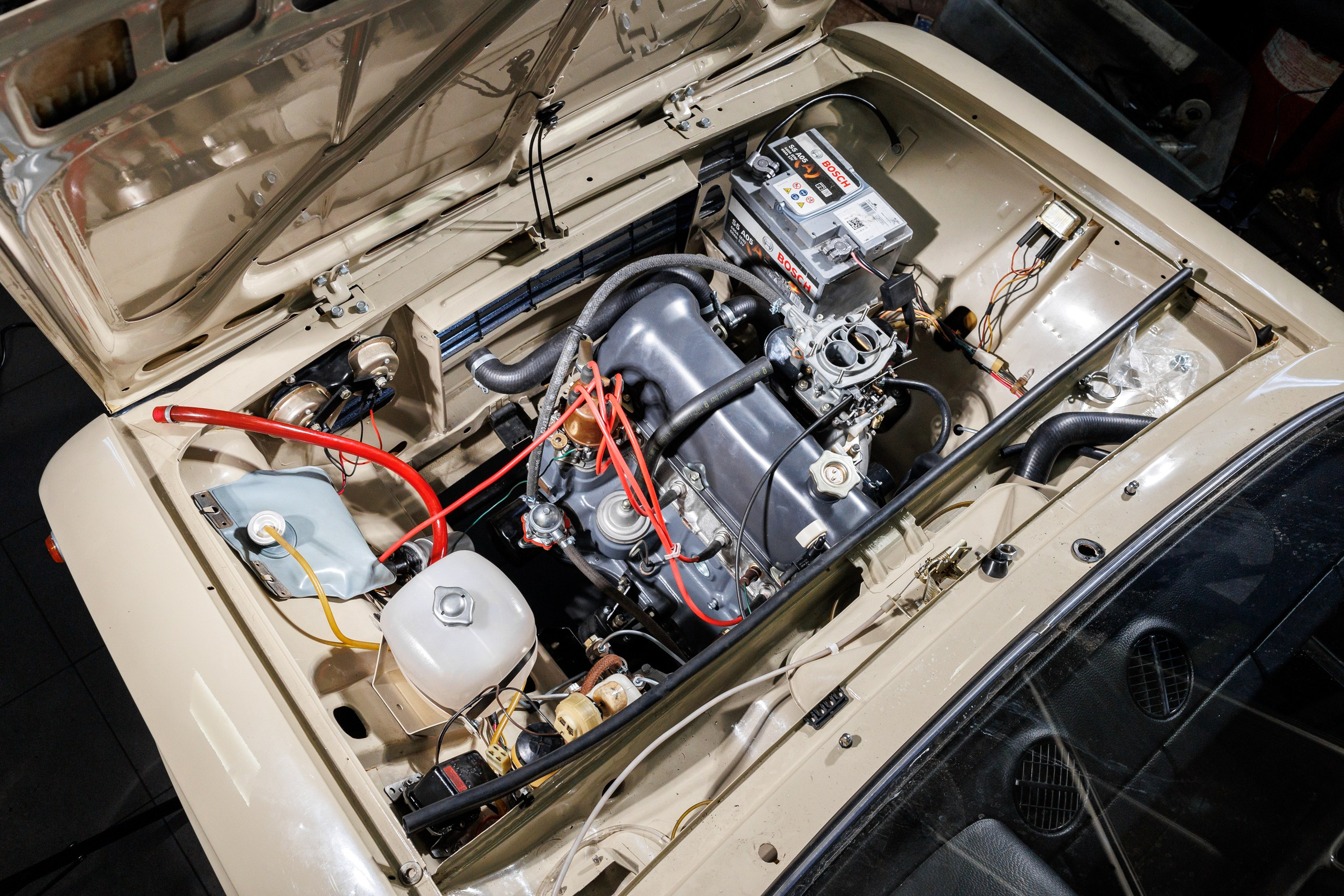 Автомобильная фотосъемка ВАЗ 2101 после реставрации в Бюро "Наследие"