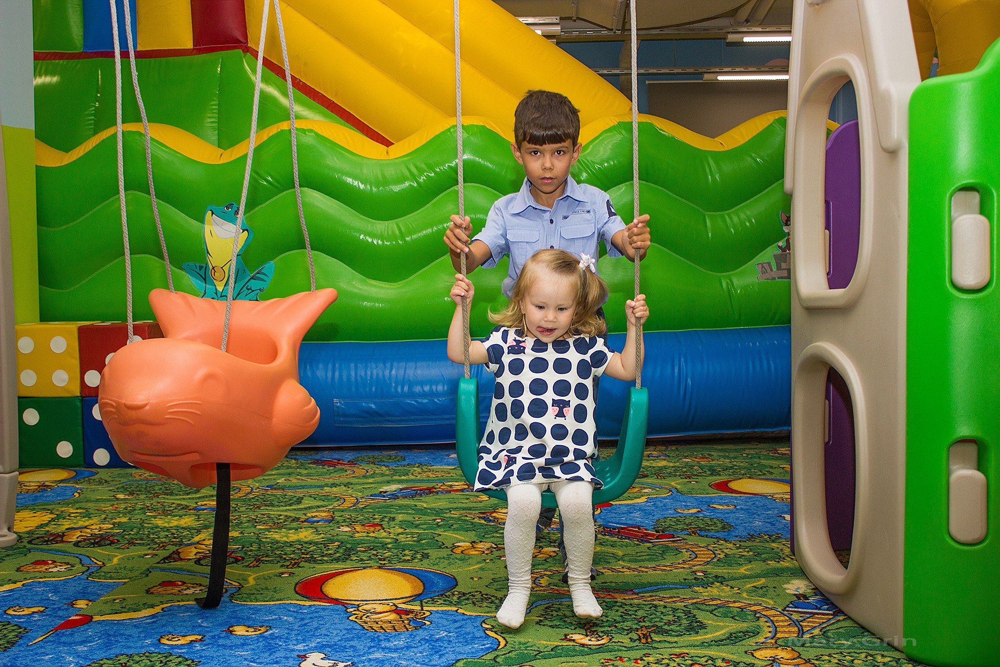 День рождения в стиле свинки Пеппа в Изумрудном городе. Детский и семейный фотограф, фотограф мероприятий Нижний Новгород