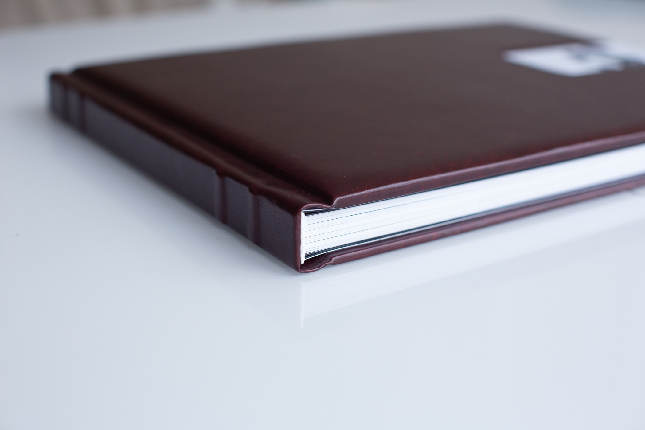 пример готовой фотокниги обложка выполнена из кожзам