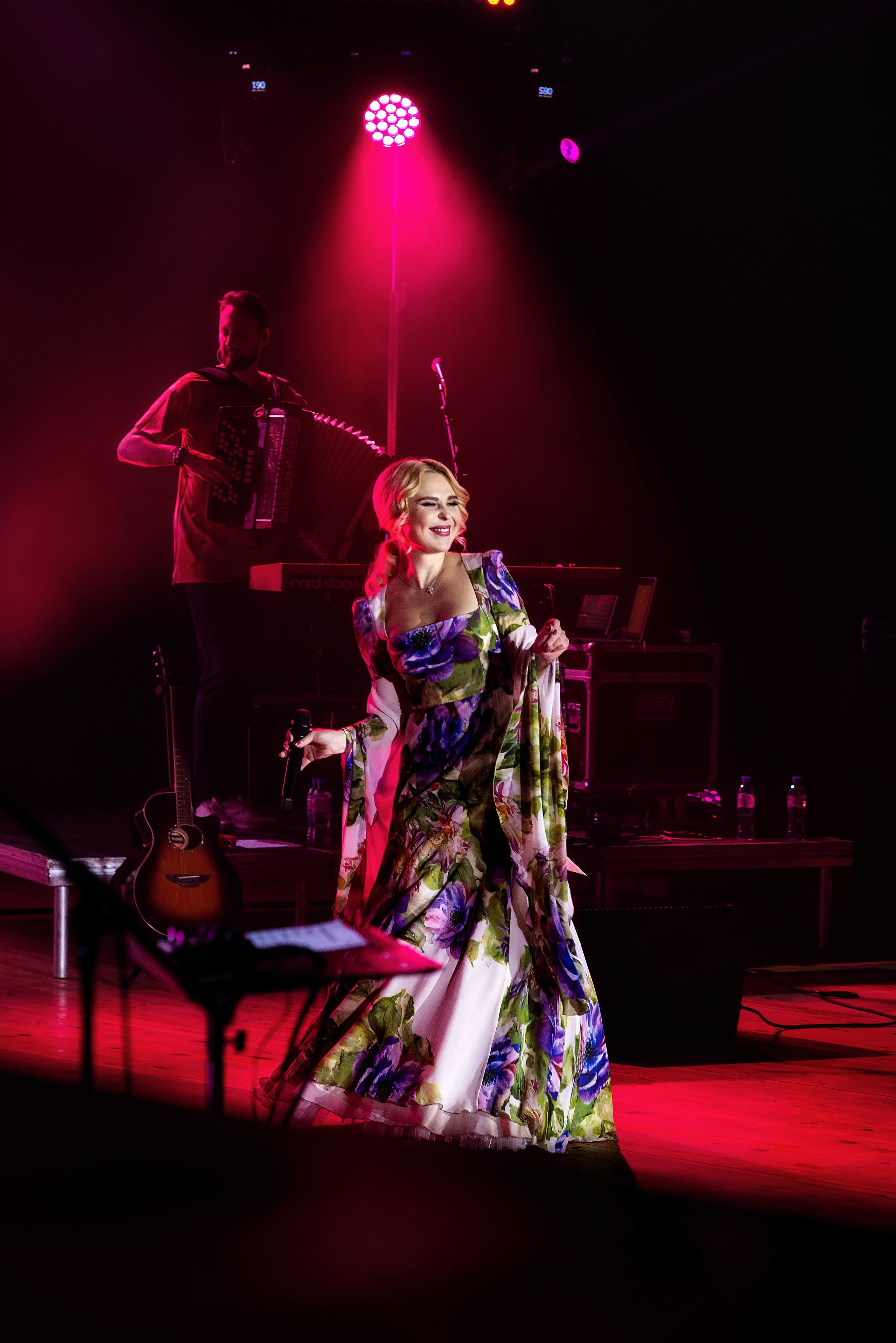 Концерт Пелагеи. Школьный, фэшн фотограф в Тюмени и в России Ирина Королева