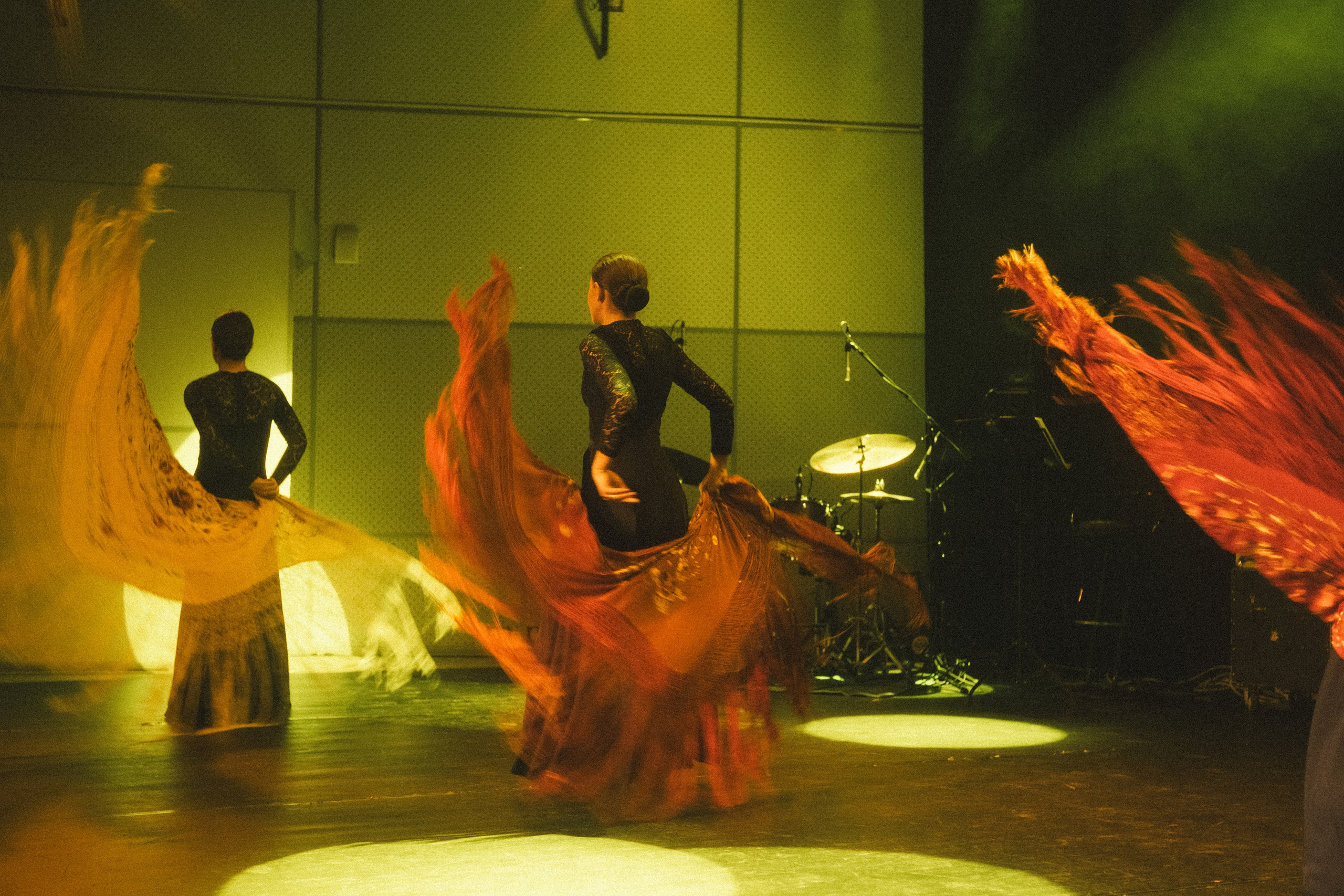 Спектакль «Mujeres» («Женщины»), студия фламенко Tierra del Sol. Анна Демидова — фотография для жизни и бизнеса в Абакане