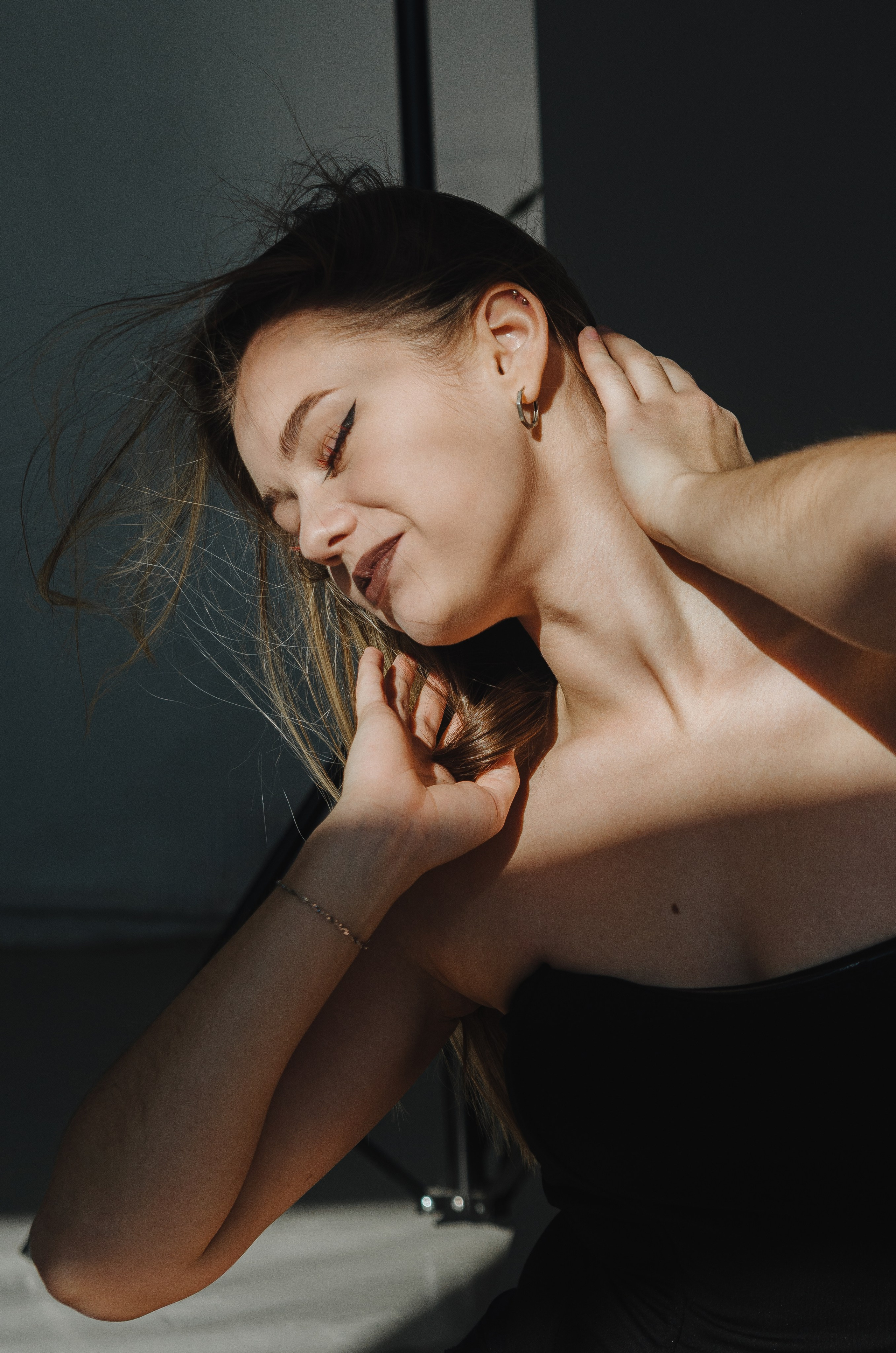 Женская фотосессия в стиле минимализм. Денисова Аля — фотограф для парных съемок и индивидуальных историй в Барнауле