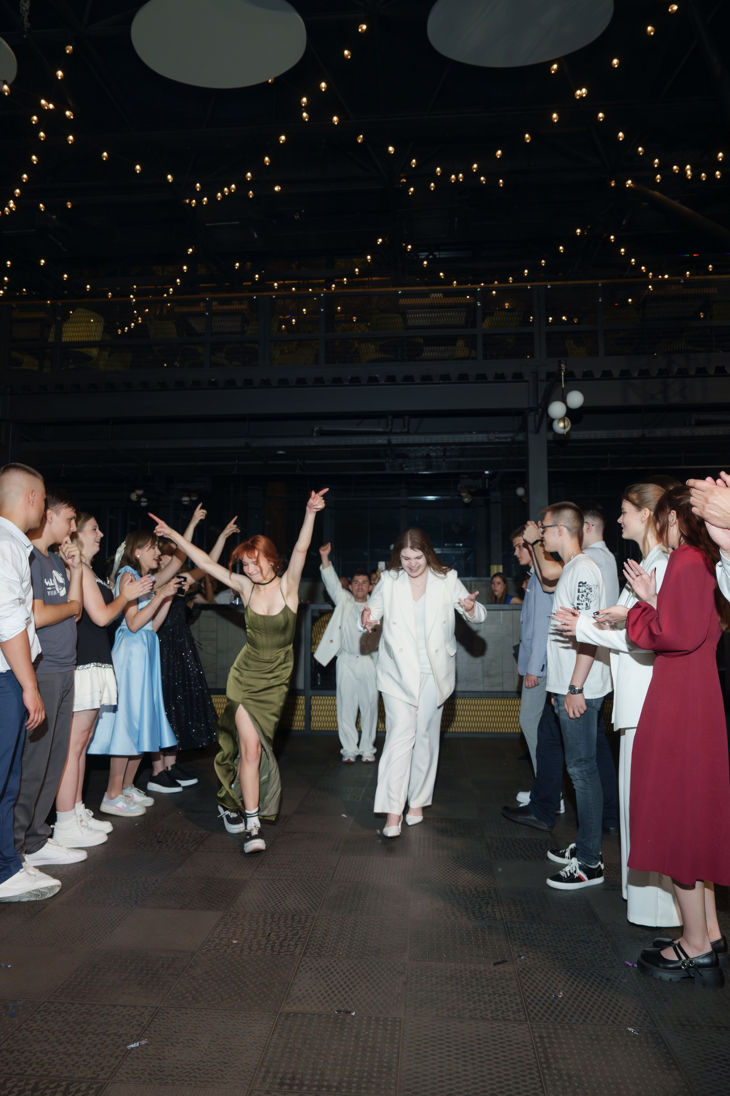 Выпускной лицея 27 (вечеринка). Свадебный и репортажный фотограф Элина Козырьянова