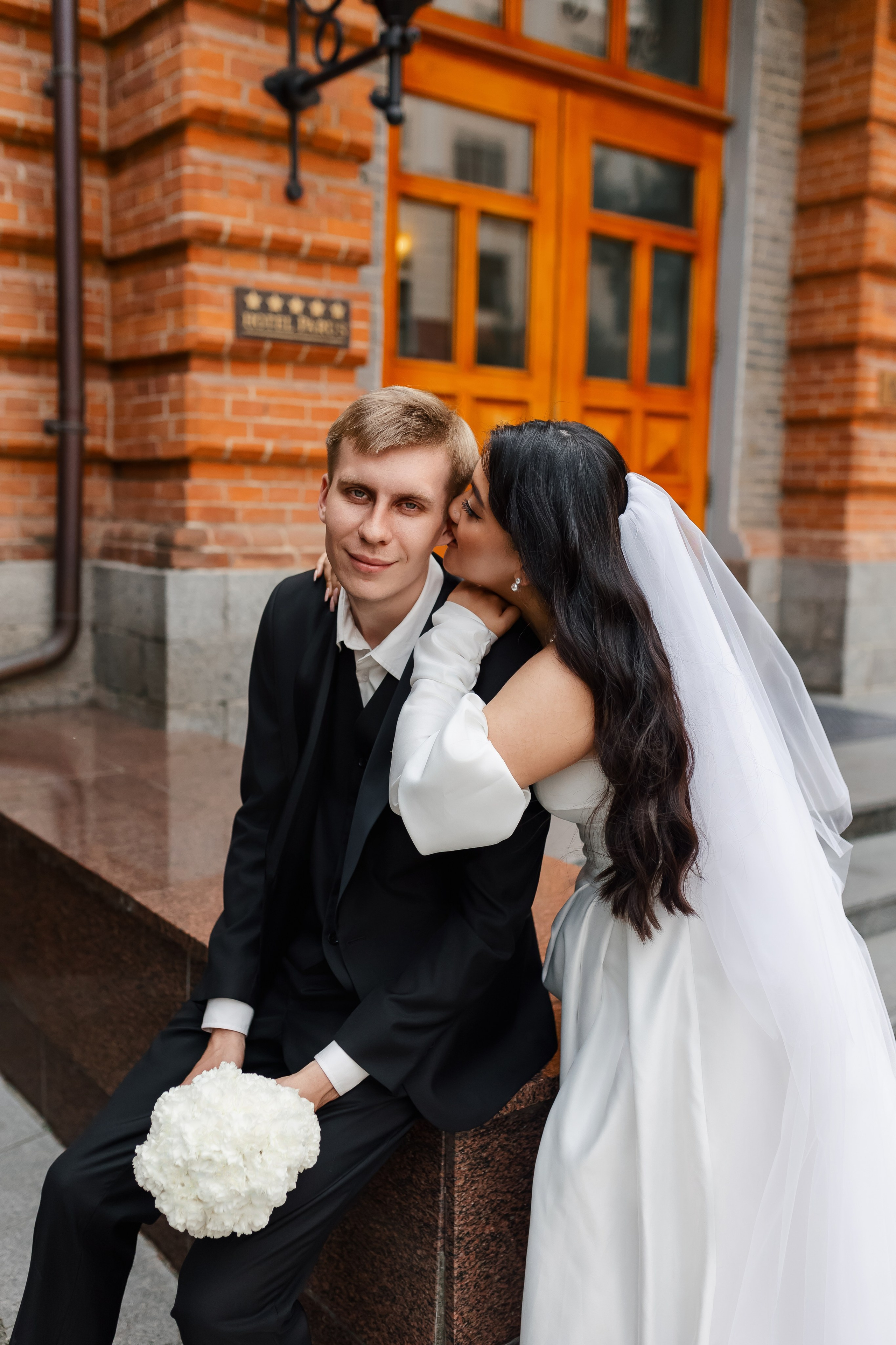 Андрей и Анна. Интурист. Комсомольская площадь. Свадебный фотограф в Хабаровске