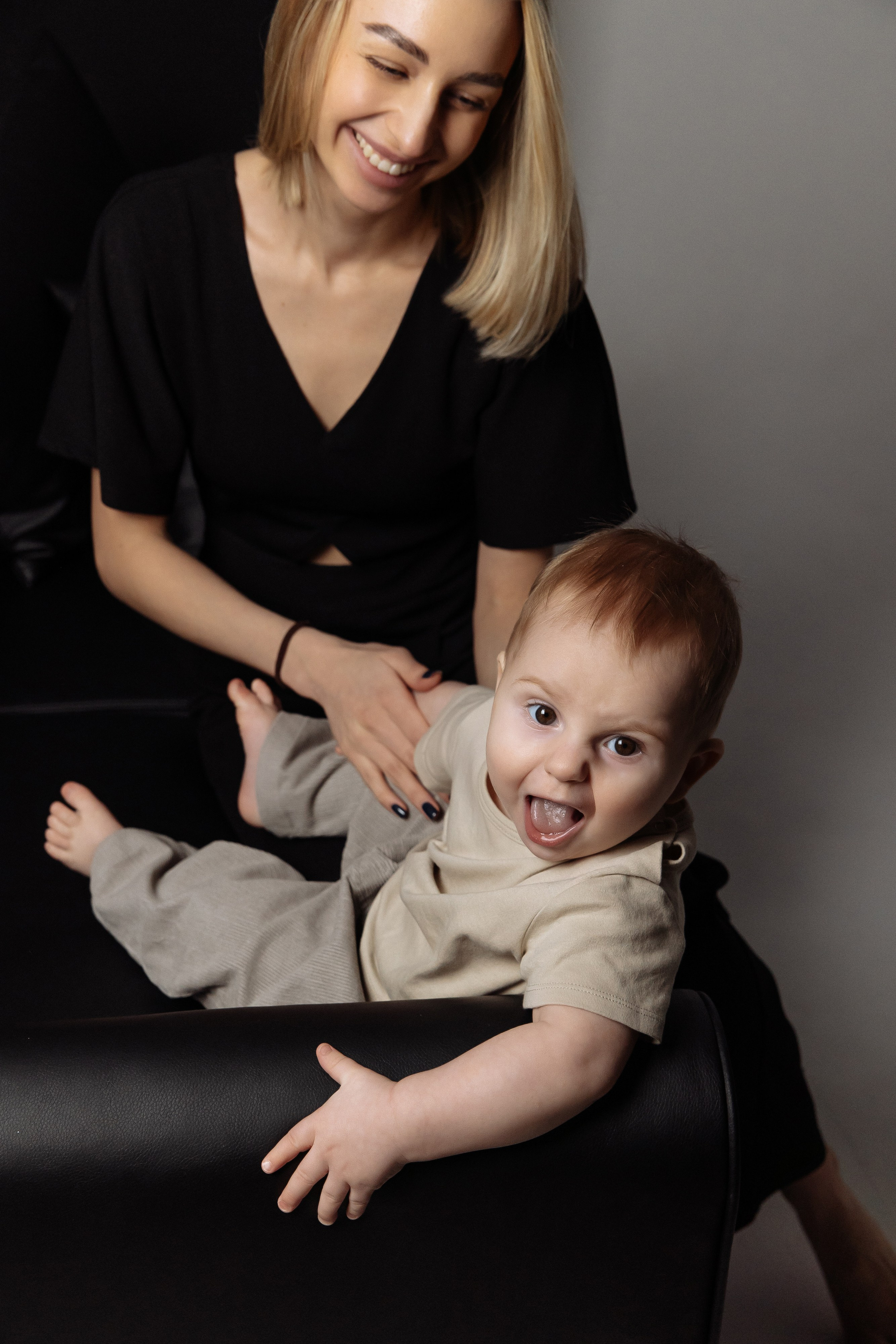 Семейная фотосессия в студии. Фотограф Норильск, Москва