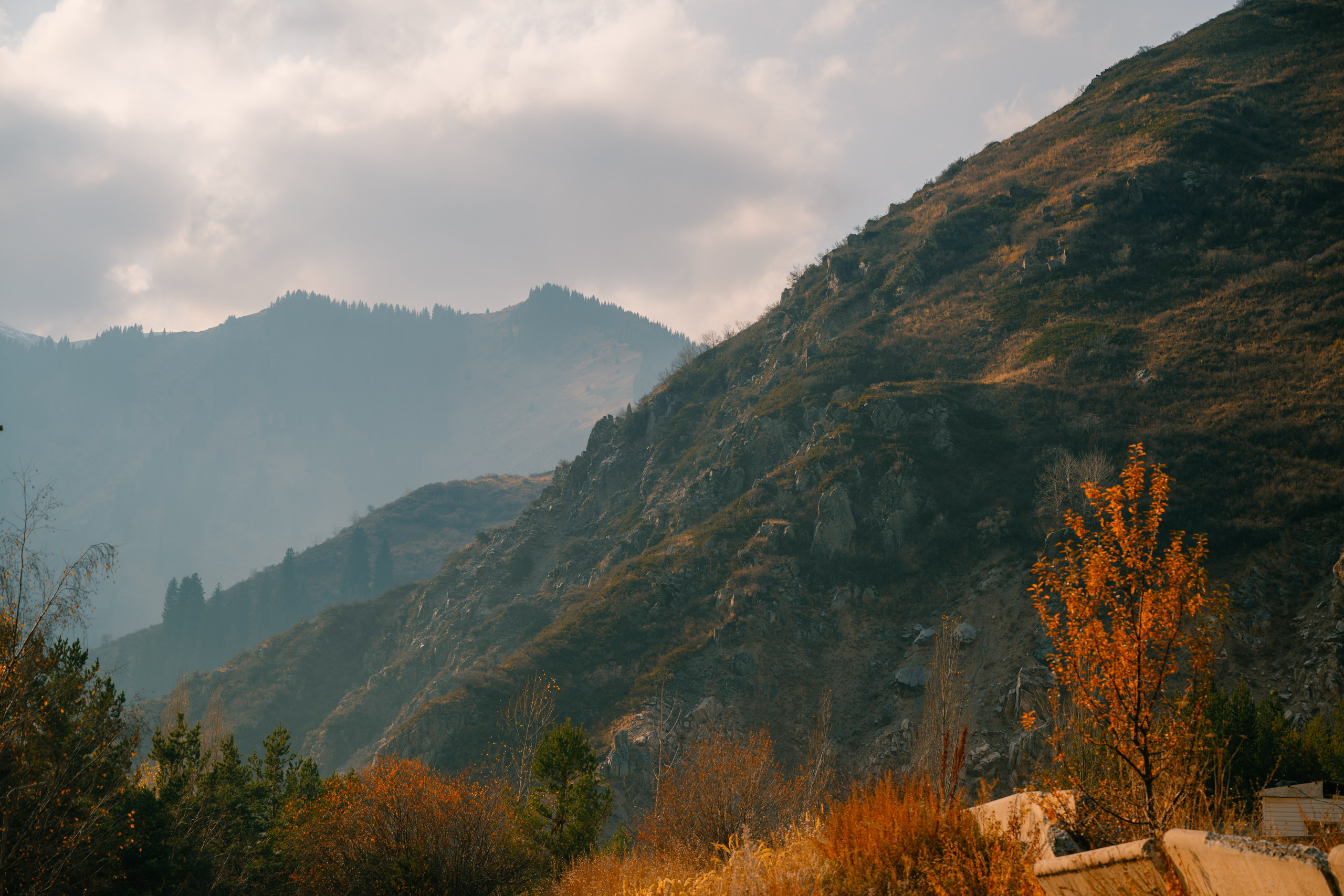 Озеро Иссык, осень 2025. Фотограф в Алматы — Алексей Коньков | Репортаж, свадьбы, портреты