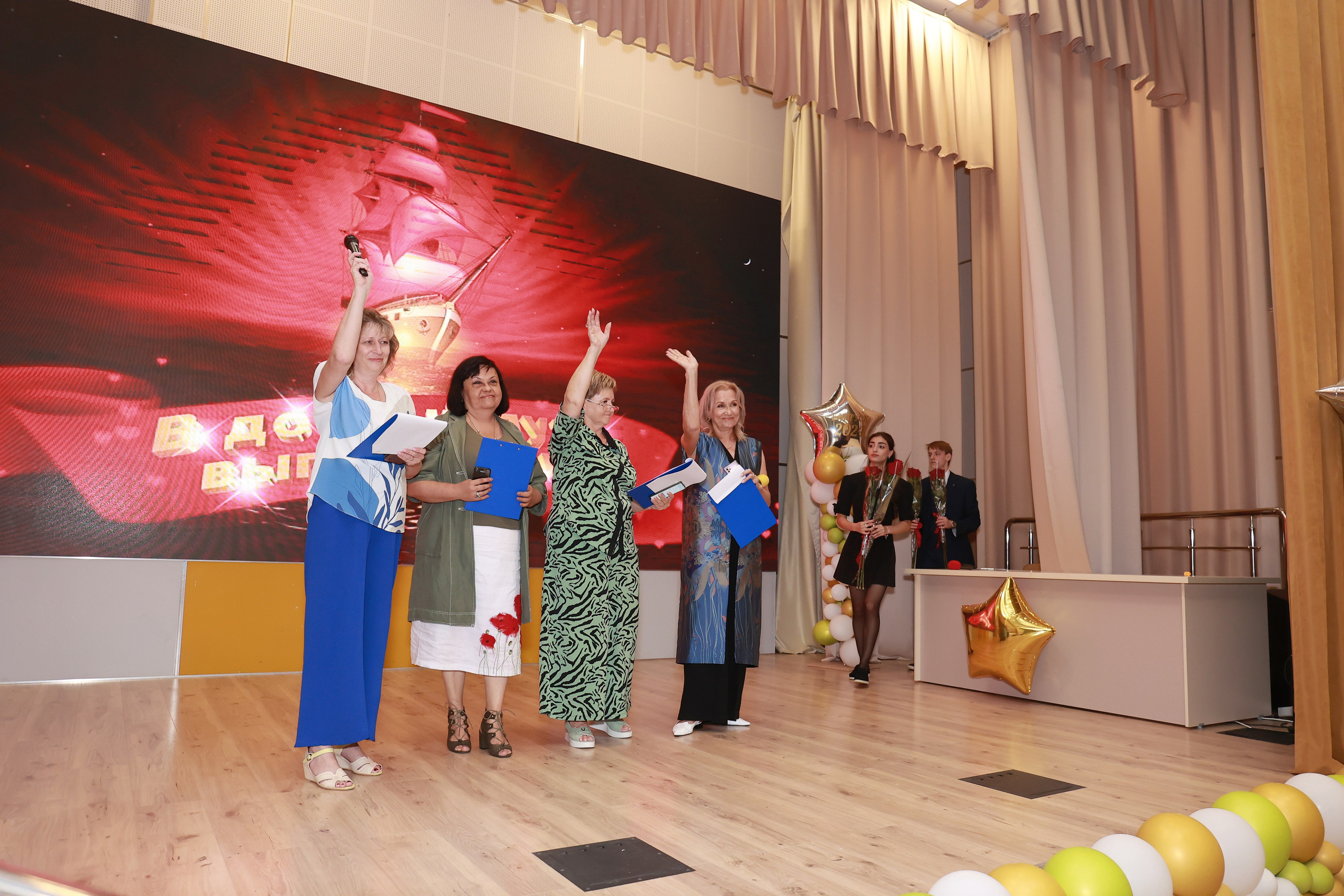 Вручение аттестатов Гимназия 87. Детский семейный фотограф Краснодар