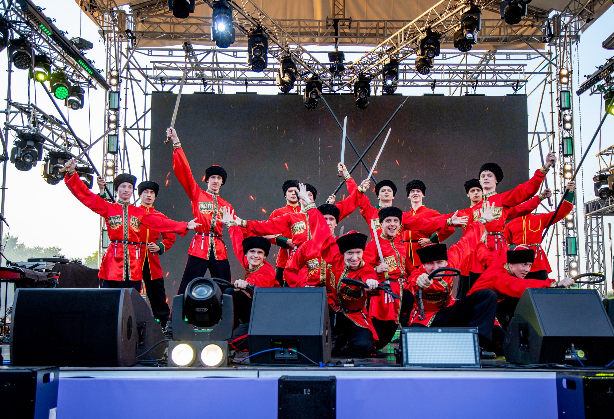 Краевой День молодёжи в Краснодаре 2023. Репортажный, промышленный и маркетплейс-фотограф Дмитрий Чернат