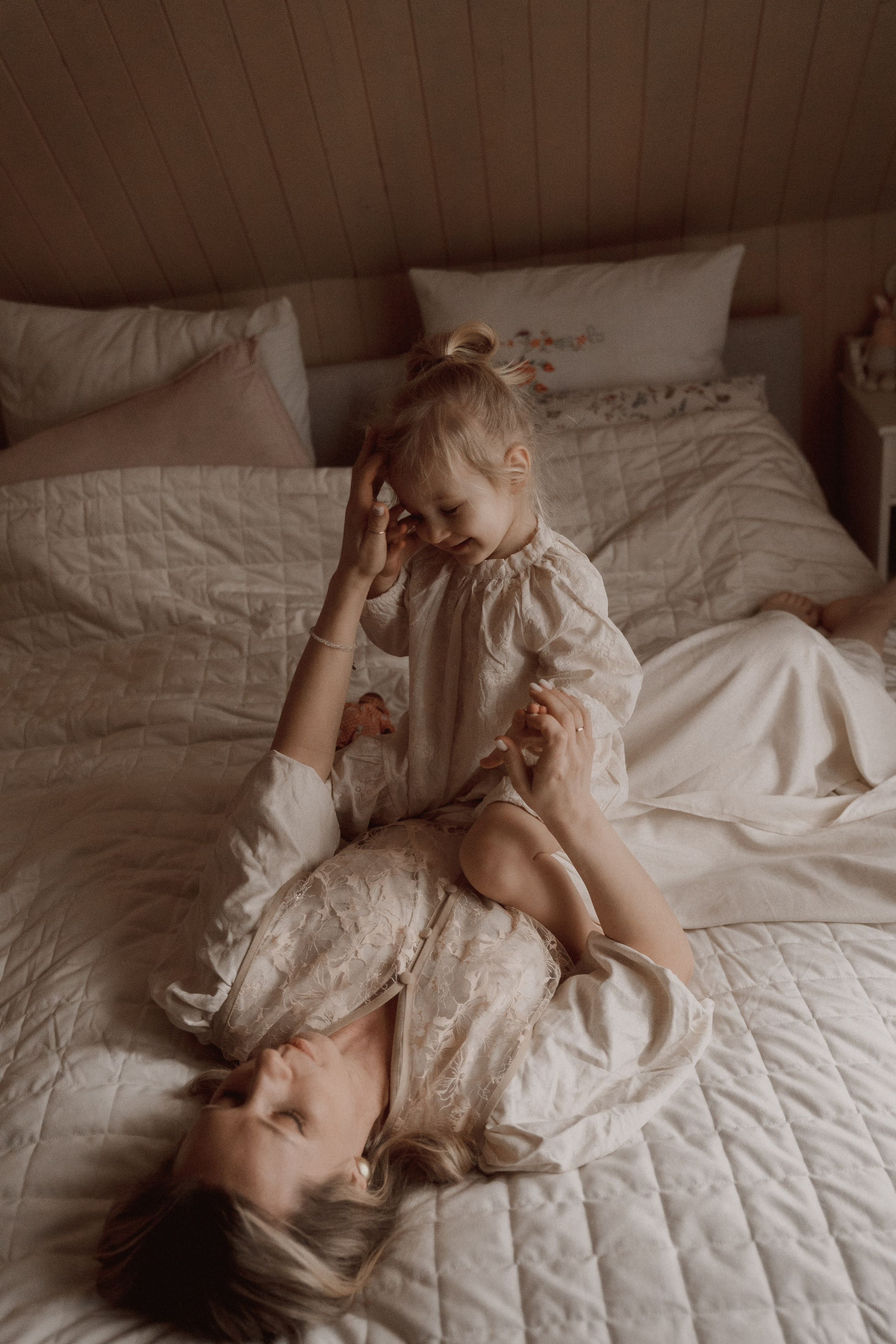 Лея и Ксения в фотодаче Ландыши. Семейный и детский фотограф в Сергиев Посаде, Хотьково Якимчук Любовь