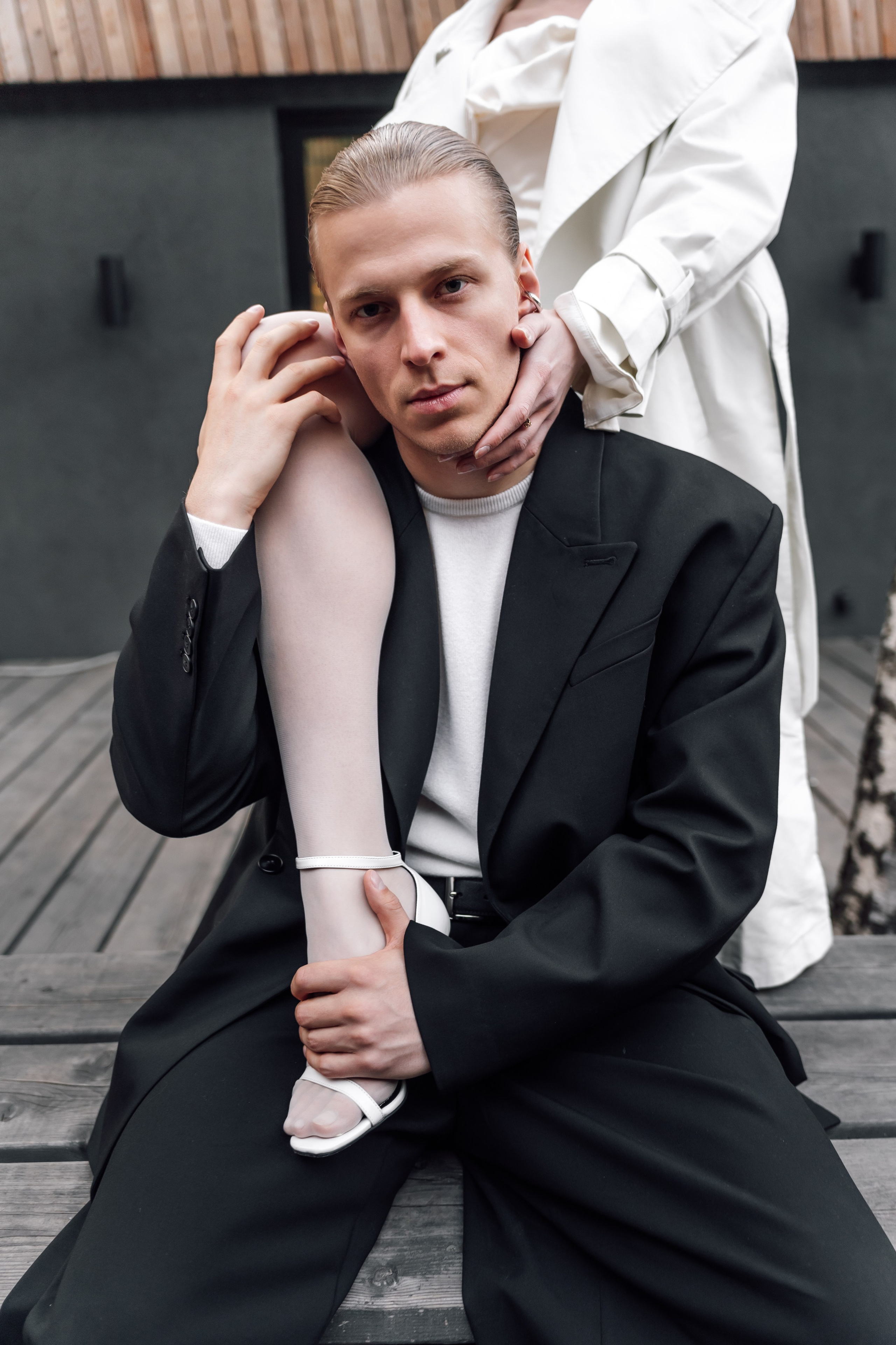 Стильный жених на городской свадебной фотосессии в Тамбове, Павел Четвертков.