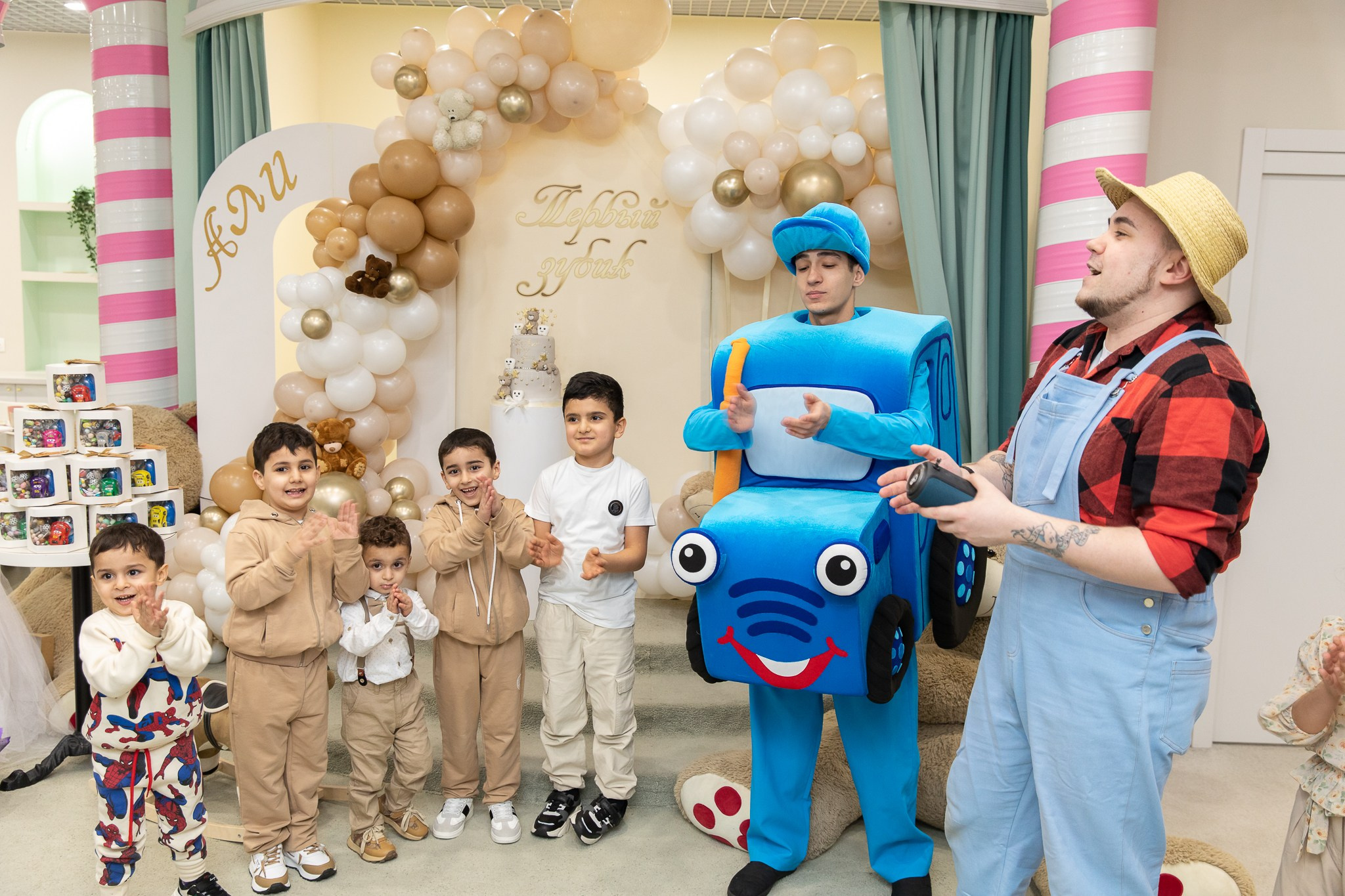 Первый зубик Али. Фотограф Татьяна Генева