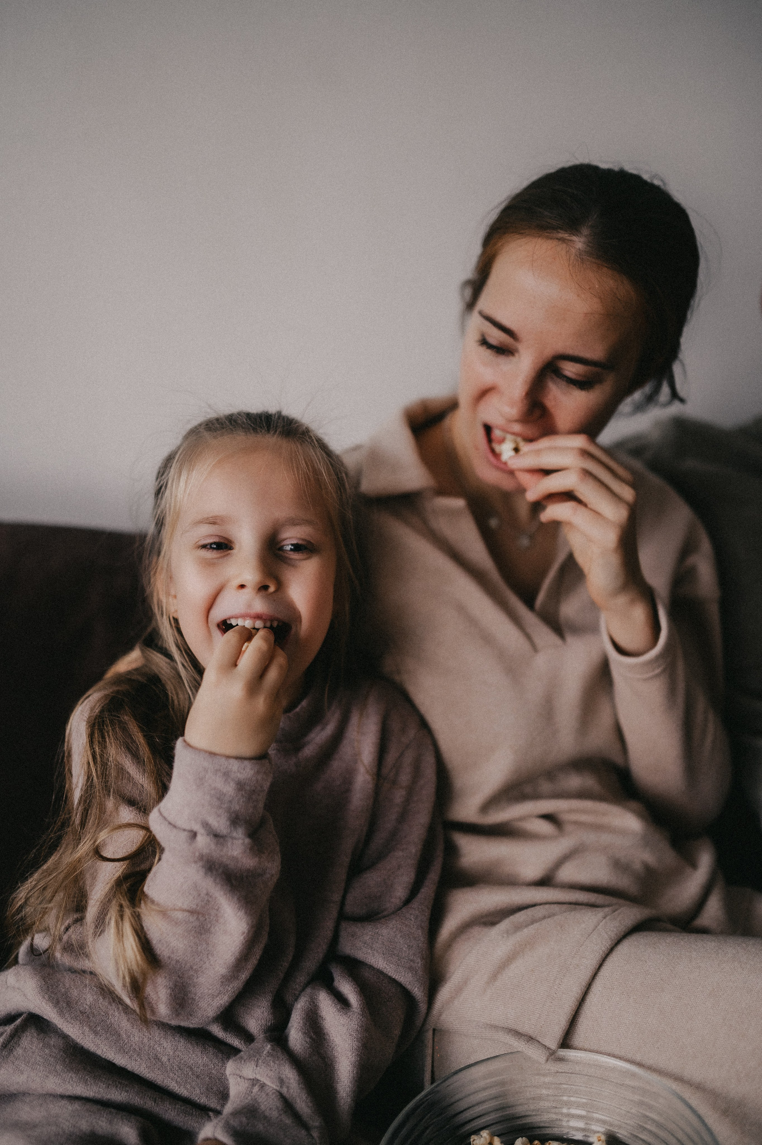 Коля, Таня и Мира в студии Каприфоль. Семейный и свадебный lifestyle-фотограф в Москве Мария Петрова