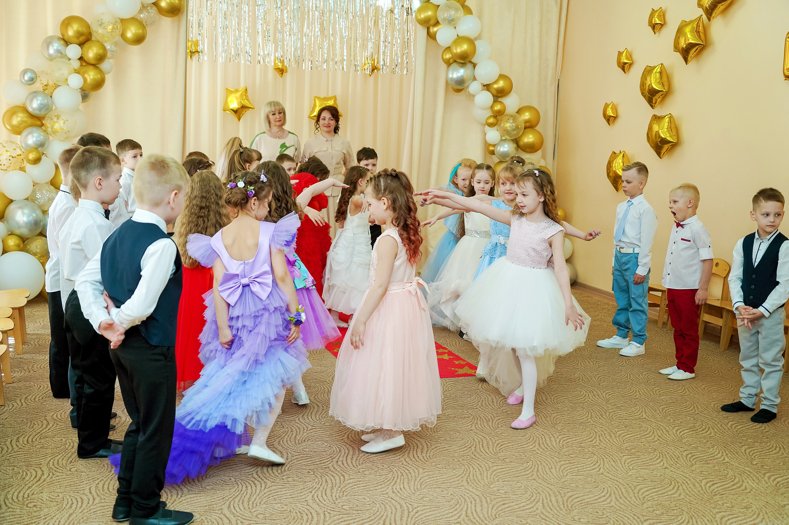 Фотосъемка видеосъёмка фотограф видеооператор новогодних утренников  в. Фотограф, видеооператор Нина Коршунова