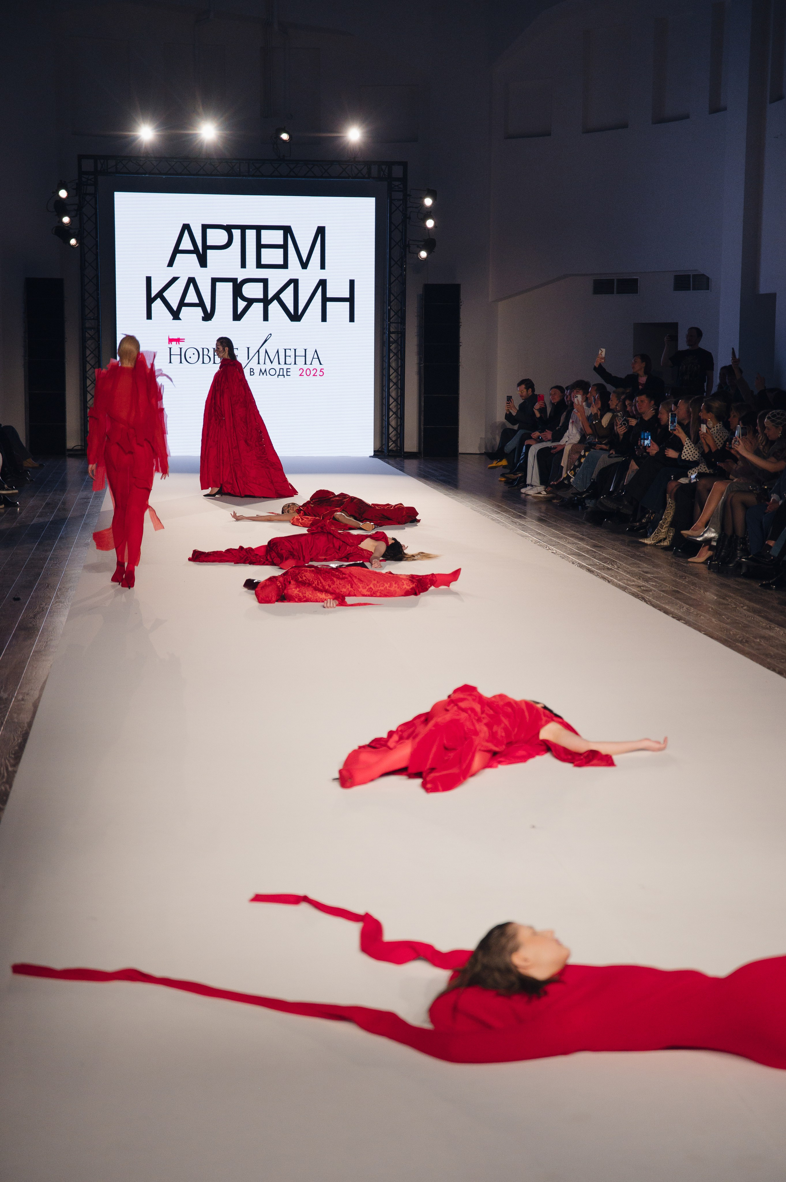 Бекстейдж показа «Новые Имена» собака.ru|ДЛТ. Портретный и репортажный фотограф в Санкт-Петербурге