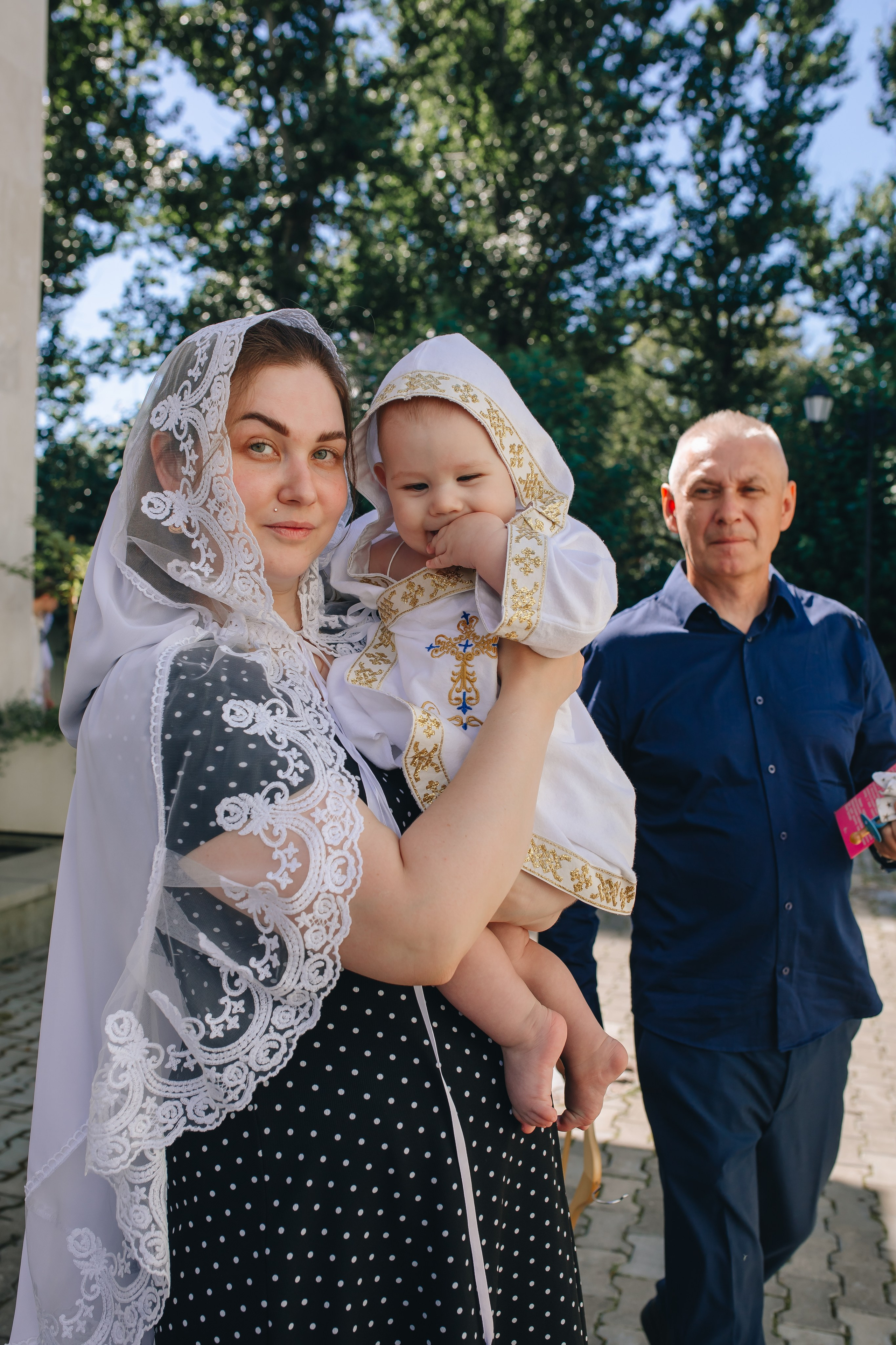 Крещение Ивана в темном храме. Семейный и детский фотограф в Москве Дорогова Екатерина