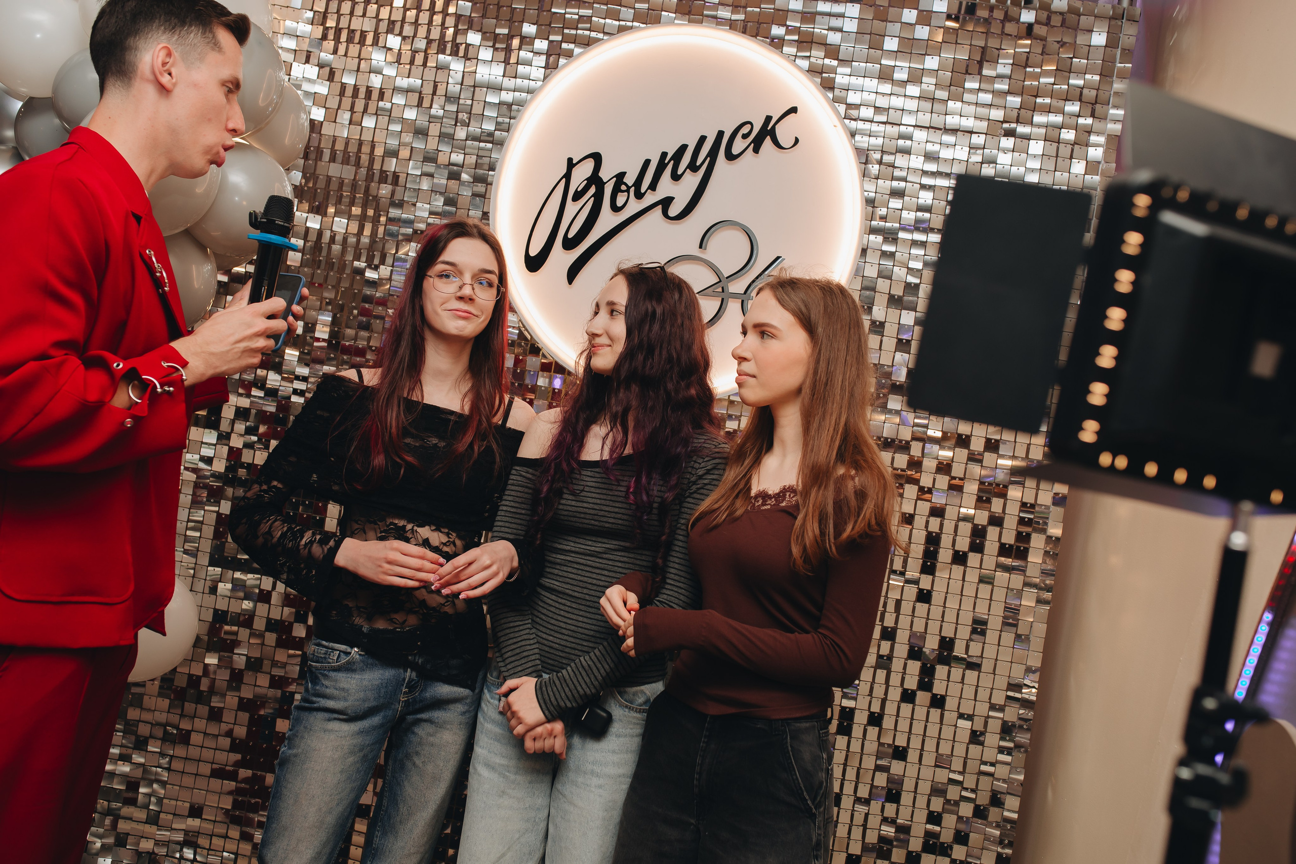 Выпускной 9-го класса в лофте Август. Семейный и детский фотограф в Москве Дорогова Екатерина
