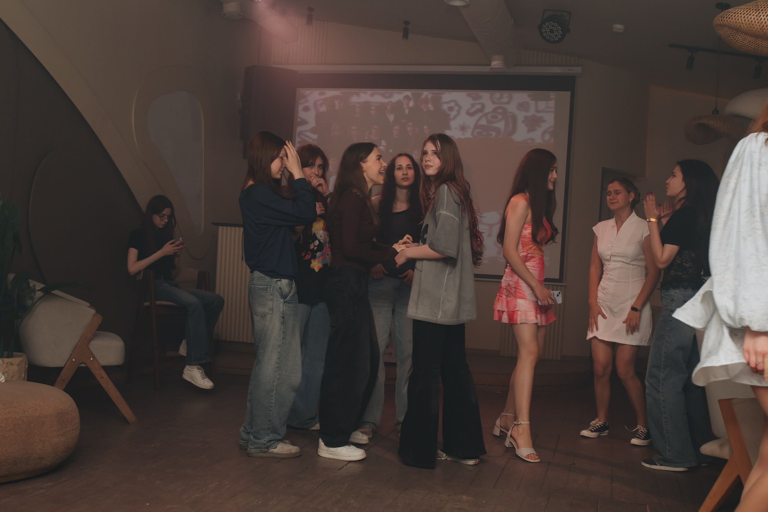 Выпускной 9-го класса в лофте Август. Семейный и детский фотограф в Москве Дорогова Екатерина