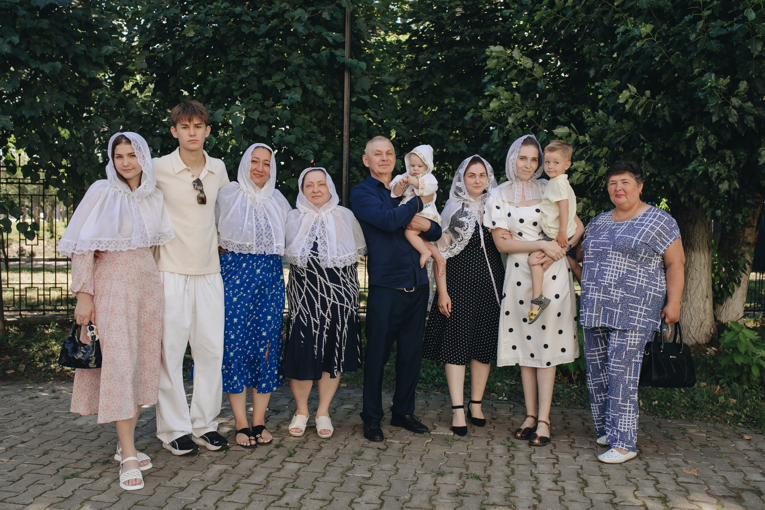 Крещение Ивана в темном храме. Семейный и детский фотограф в Москве Дорогова Екатерина