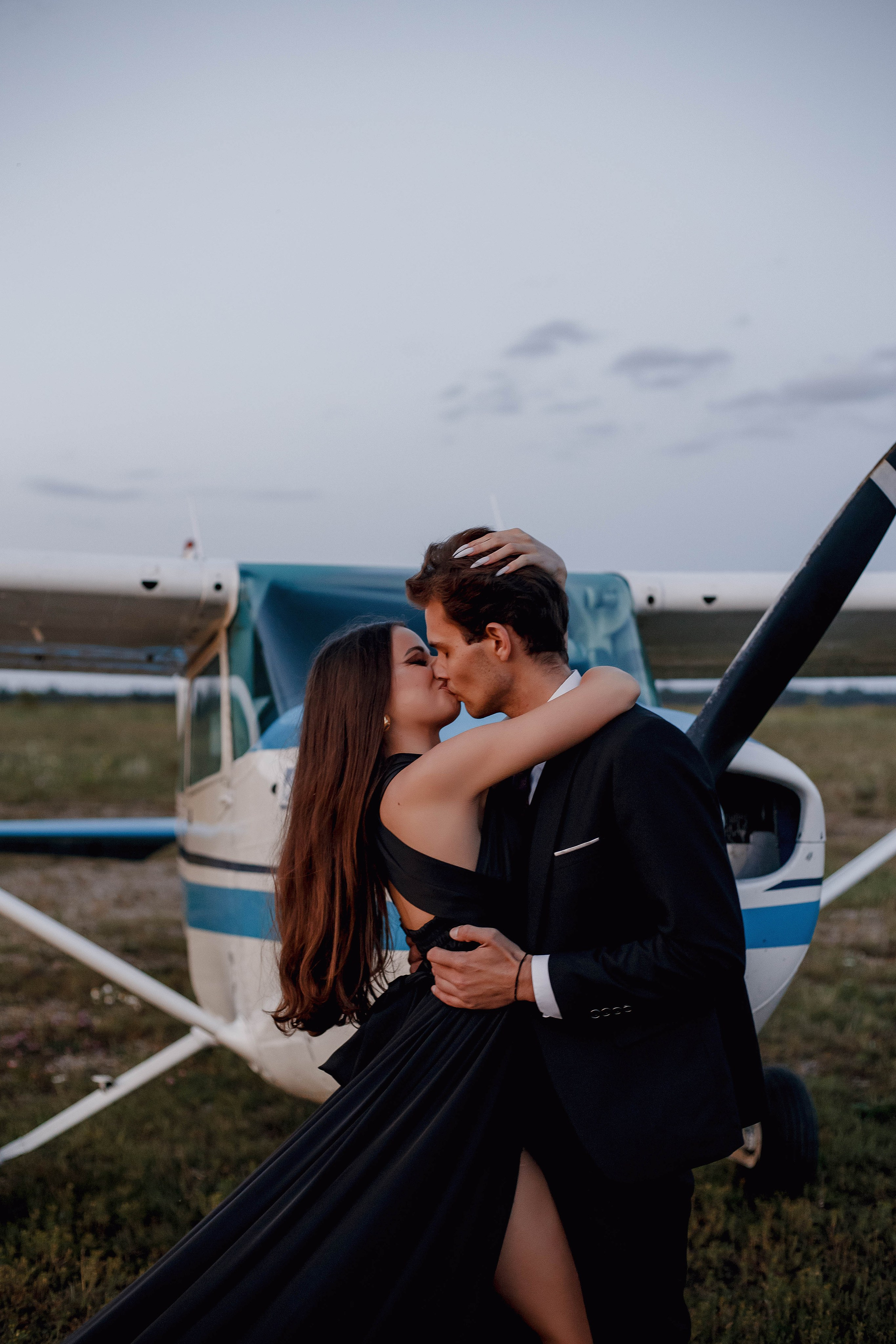 На взлетной полосе. Свадебный фотограф Санкт-Петербург  Москва