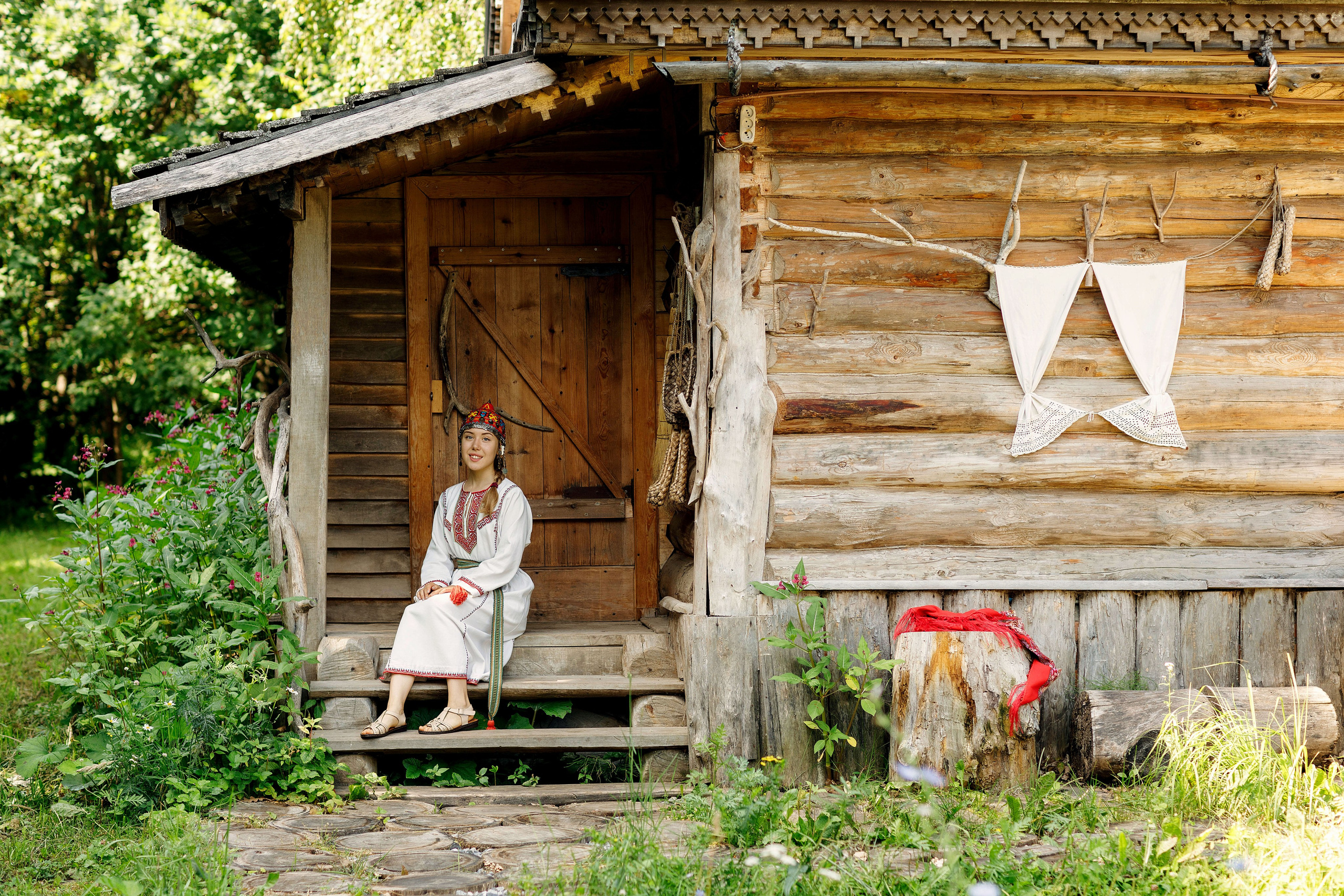 Фотосессия с Аней в этнокомплексе Ясна. Портретный и репортажный фотограф в Чебоксарах Андриян Чаркин