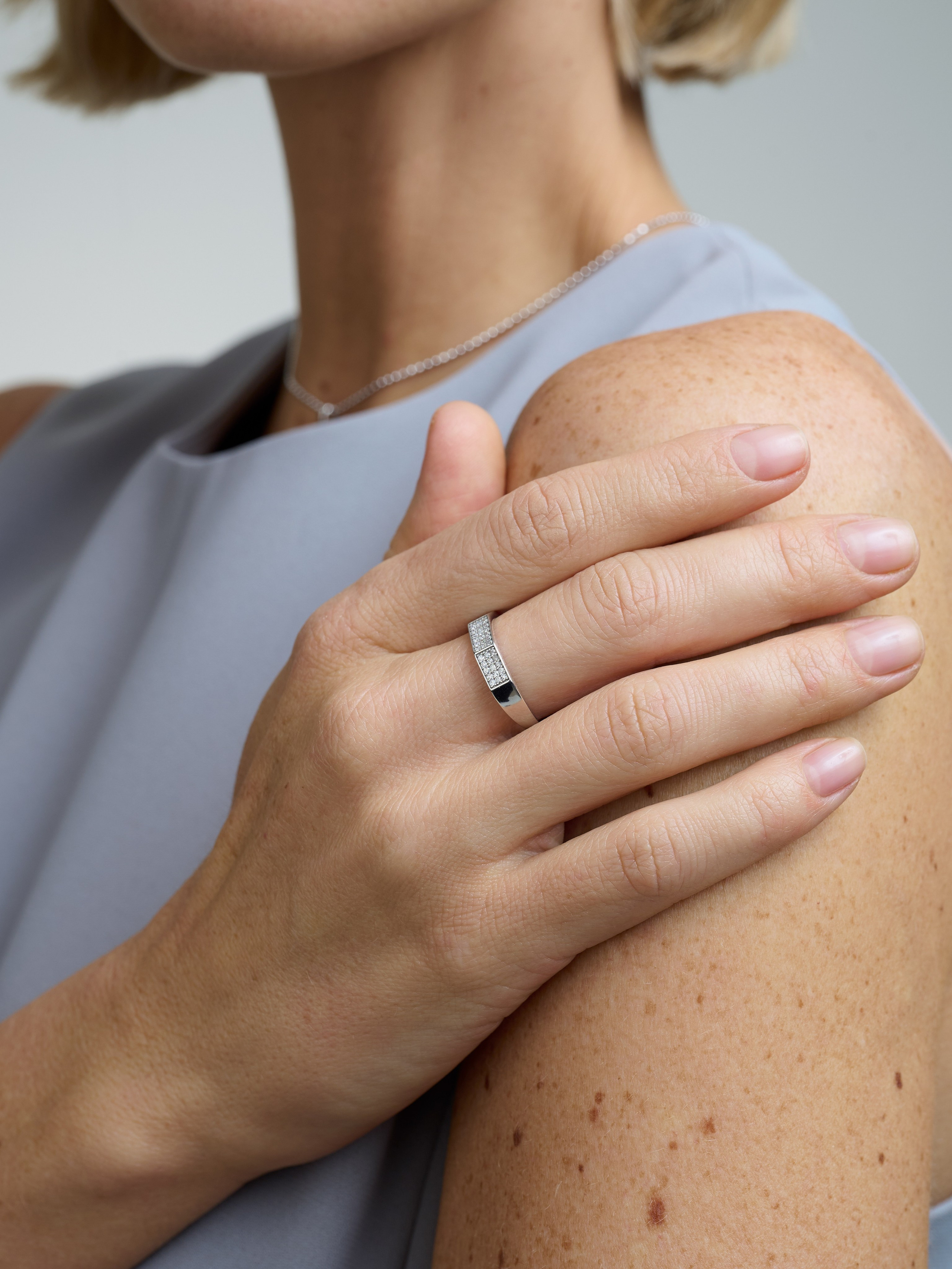 Каталог для бренда AllTime. Фотограф для брендов в Москве Ксения Чупрунова