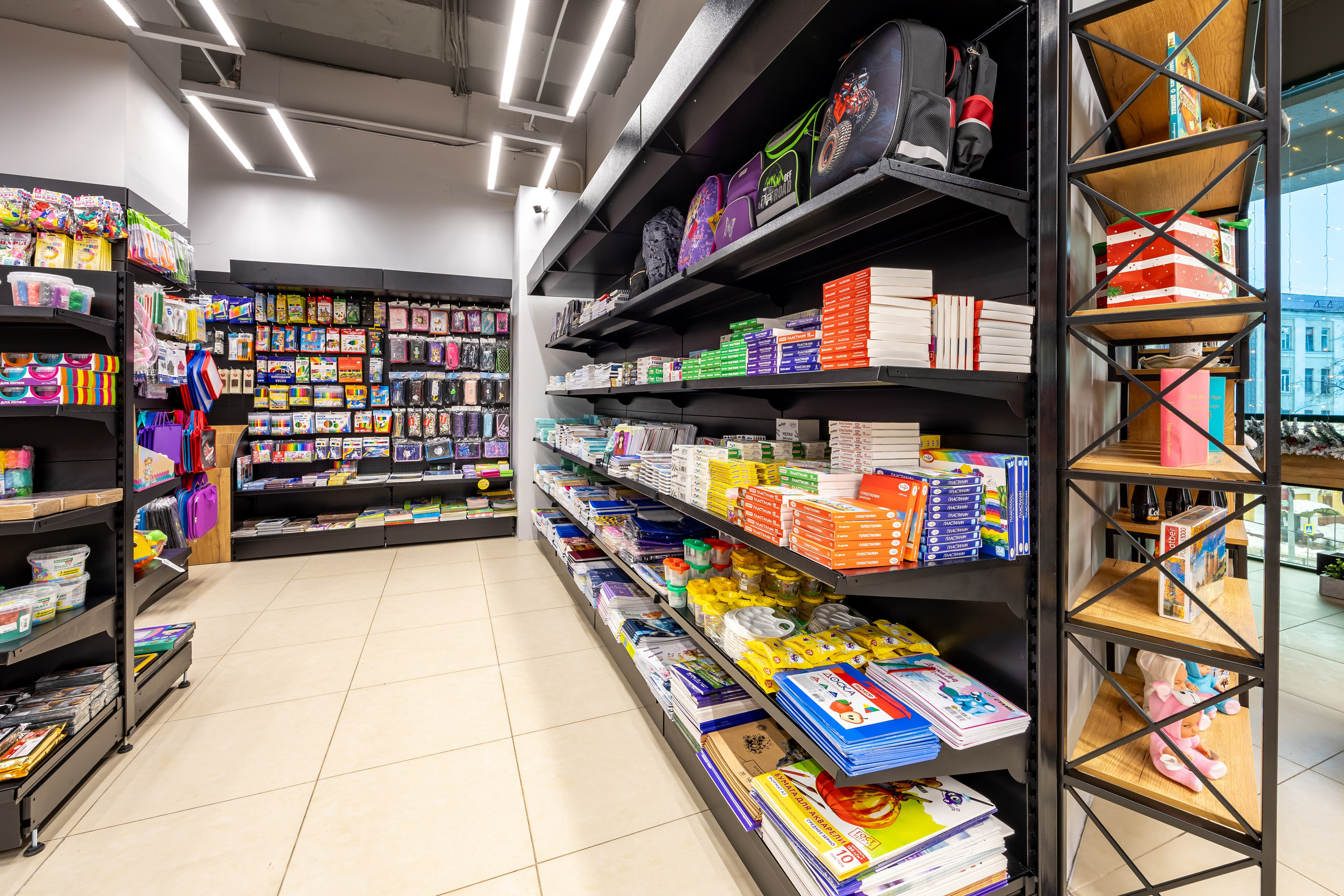 Съемка для производителя торгового оборудования в ТЦ «Серпантин». Интерьерный фотограф в Москве Сергей Чекмезов