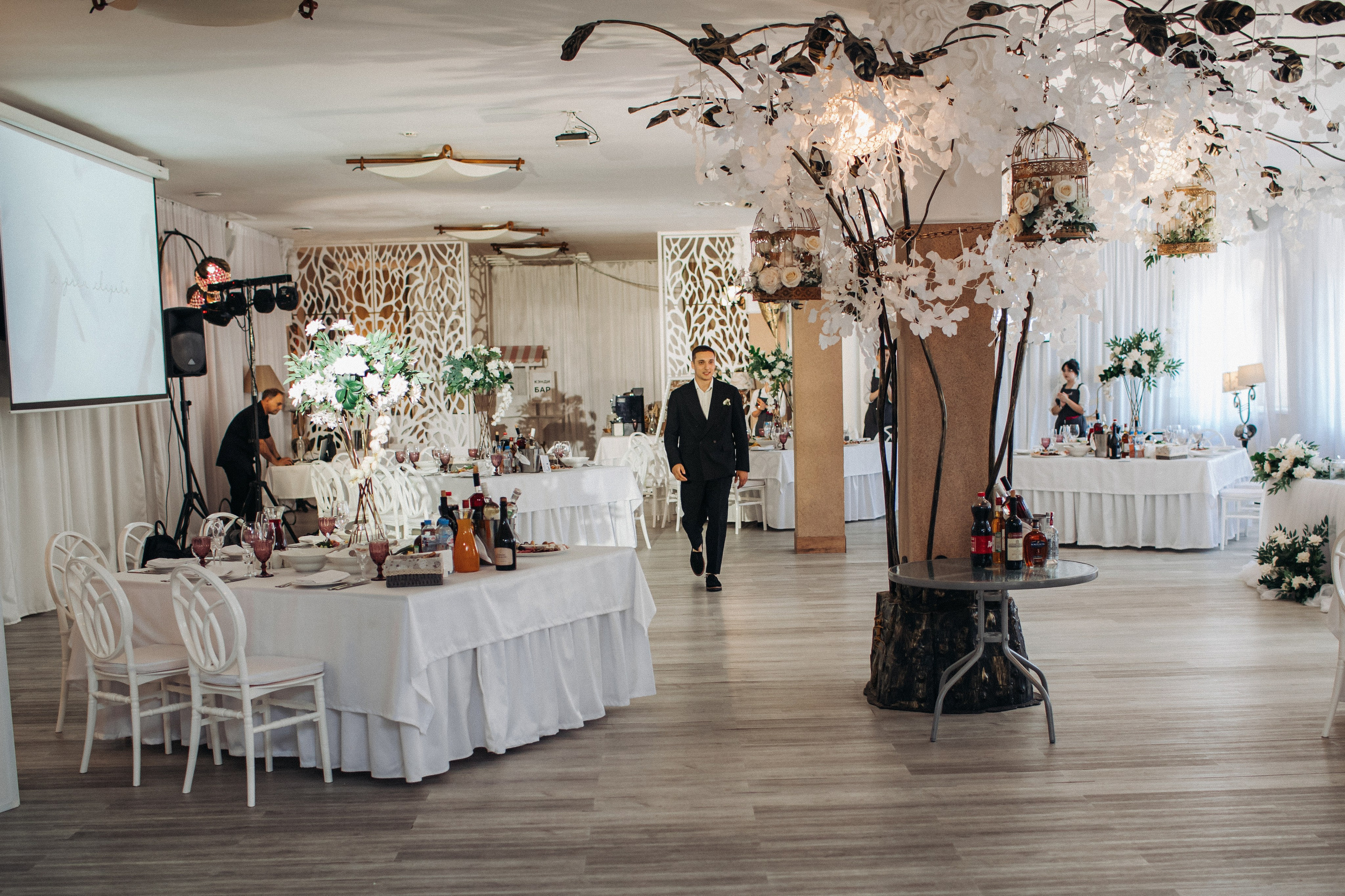 Vlad & Nadya (Saint-Petersburg, Russia). Destination wedding photographer Peter Letu