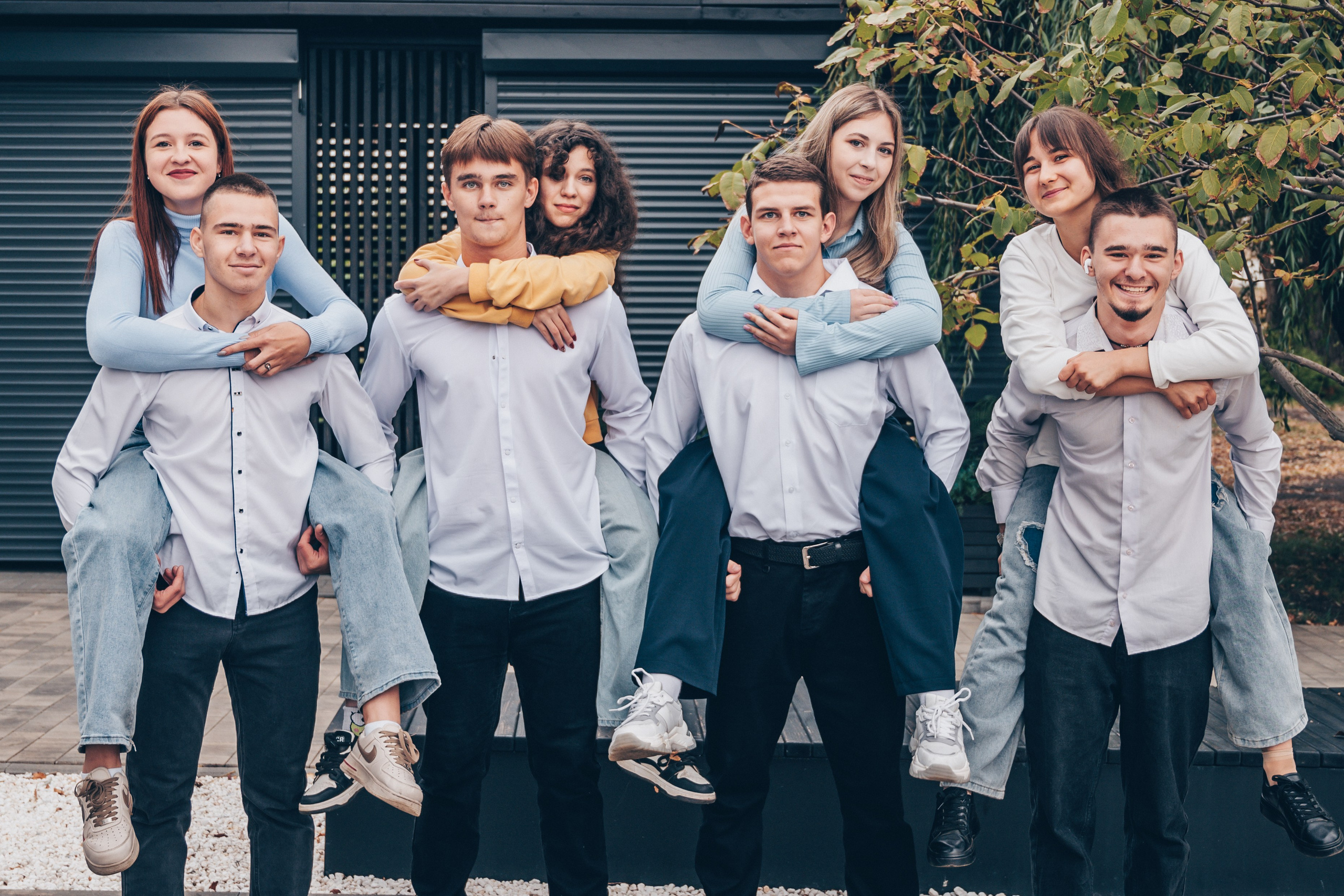 В парке. Выпускные альбомы и Школьный фотограф в Алексеевке, Бирюче, Красном