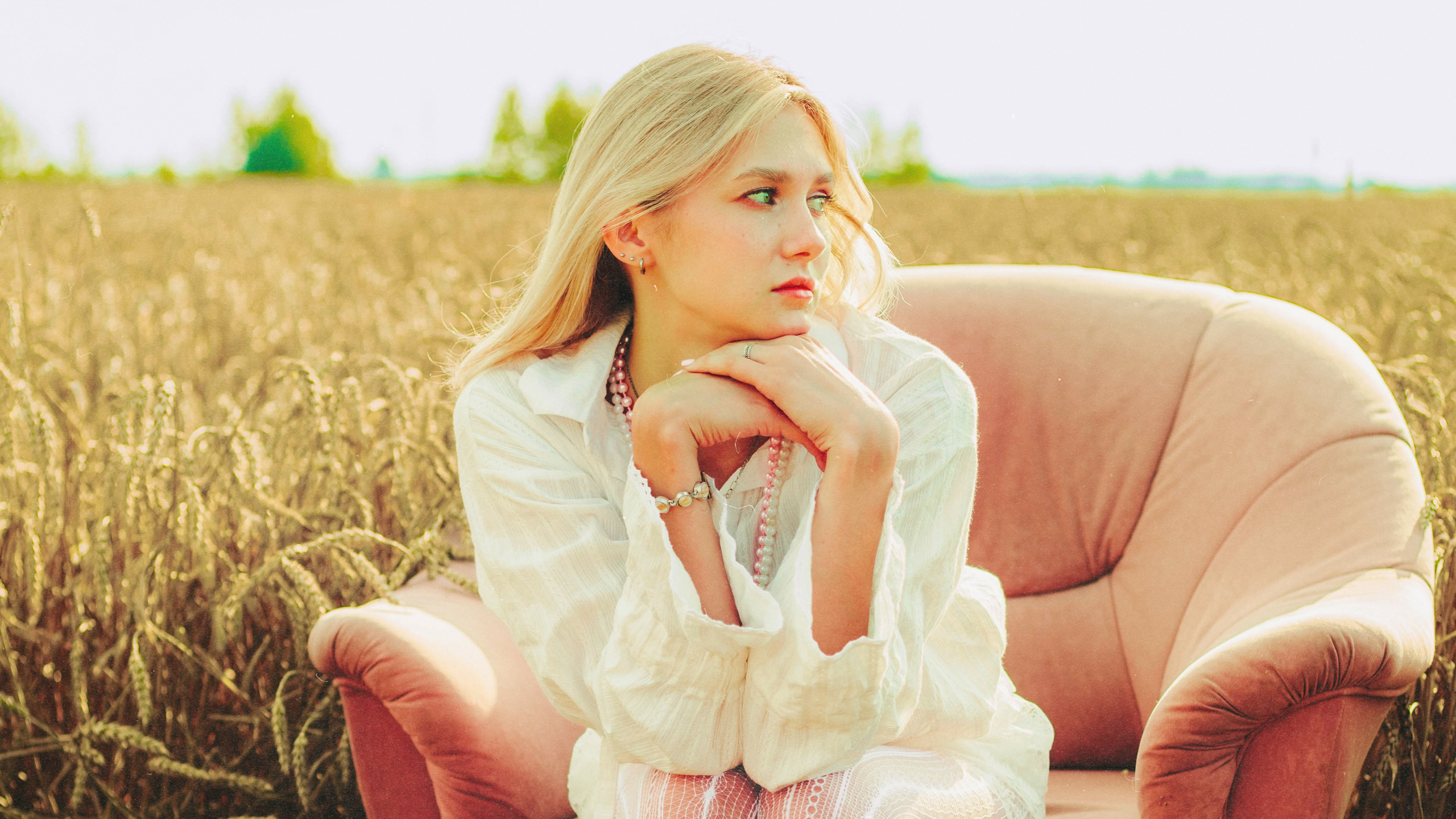 Pink. Sun Betty — кинофотограф Элизабет
