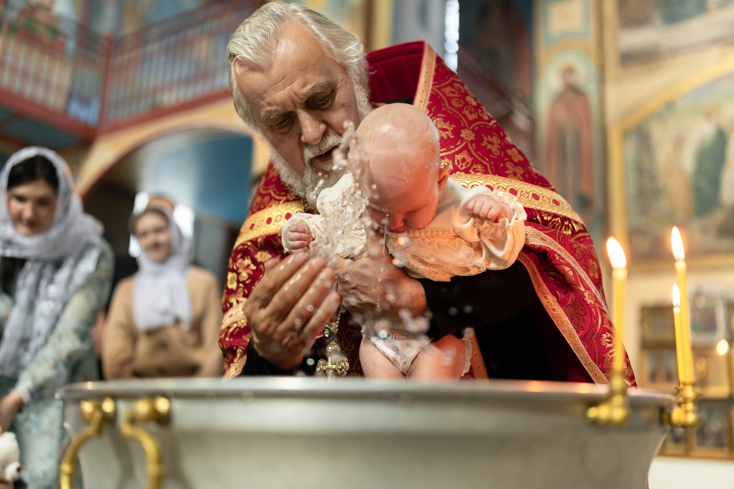 Крещение Марии в церкви иконы Божией Матери Одигитрия Иерусалимская. Анастасия Безуглова- свадебный фотограф в Таганроге