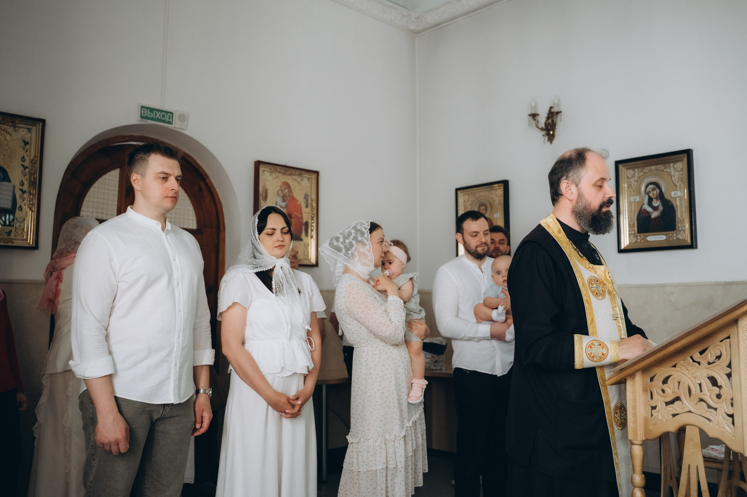 Крещение Мии и Льва. Семейный фотограф в Минске Дарья Дреко