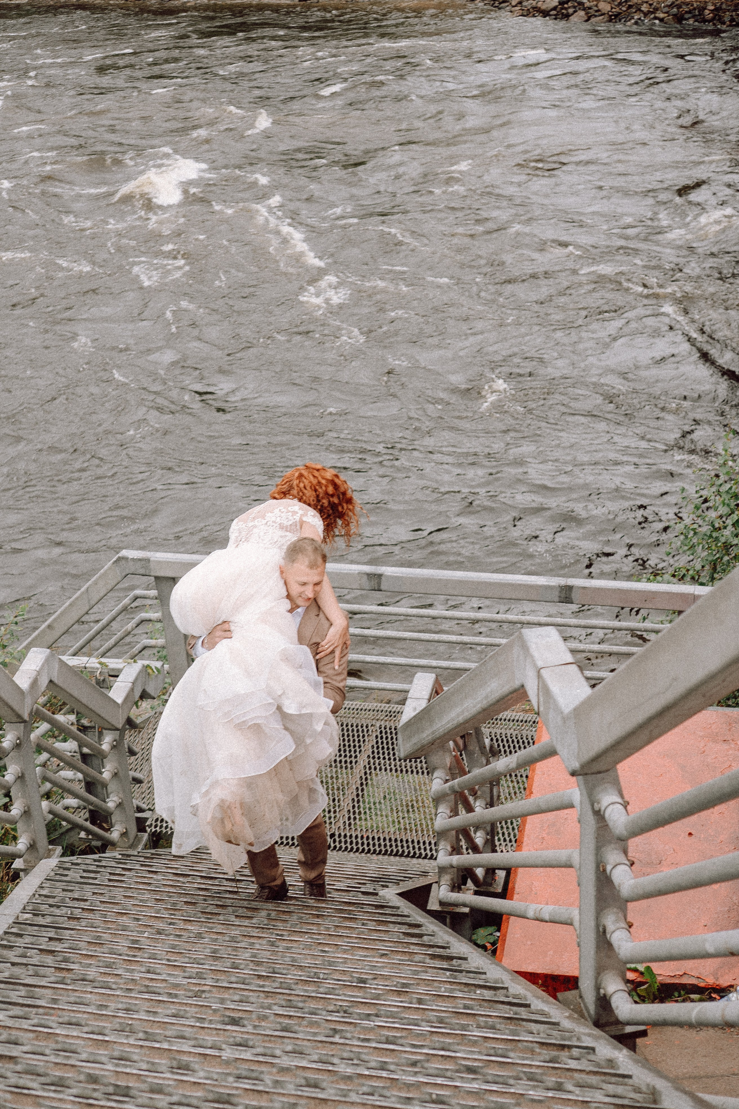 СВАДЕБНАЯ ФОТОСЕССИИЯ ПАРЫ В ГОРОДЕ ПРИОЗЕРСК В СОСНОВОМ ЛЕСУ И С ПИКАПОМ. Профессиональный фотограф, Санкт-Петербург — Виктория Богомолова