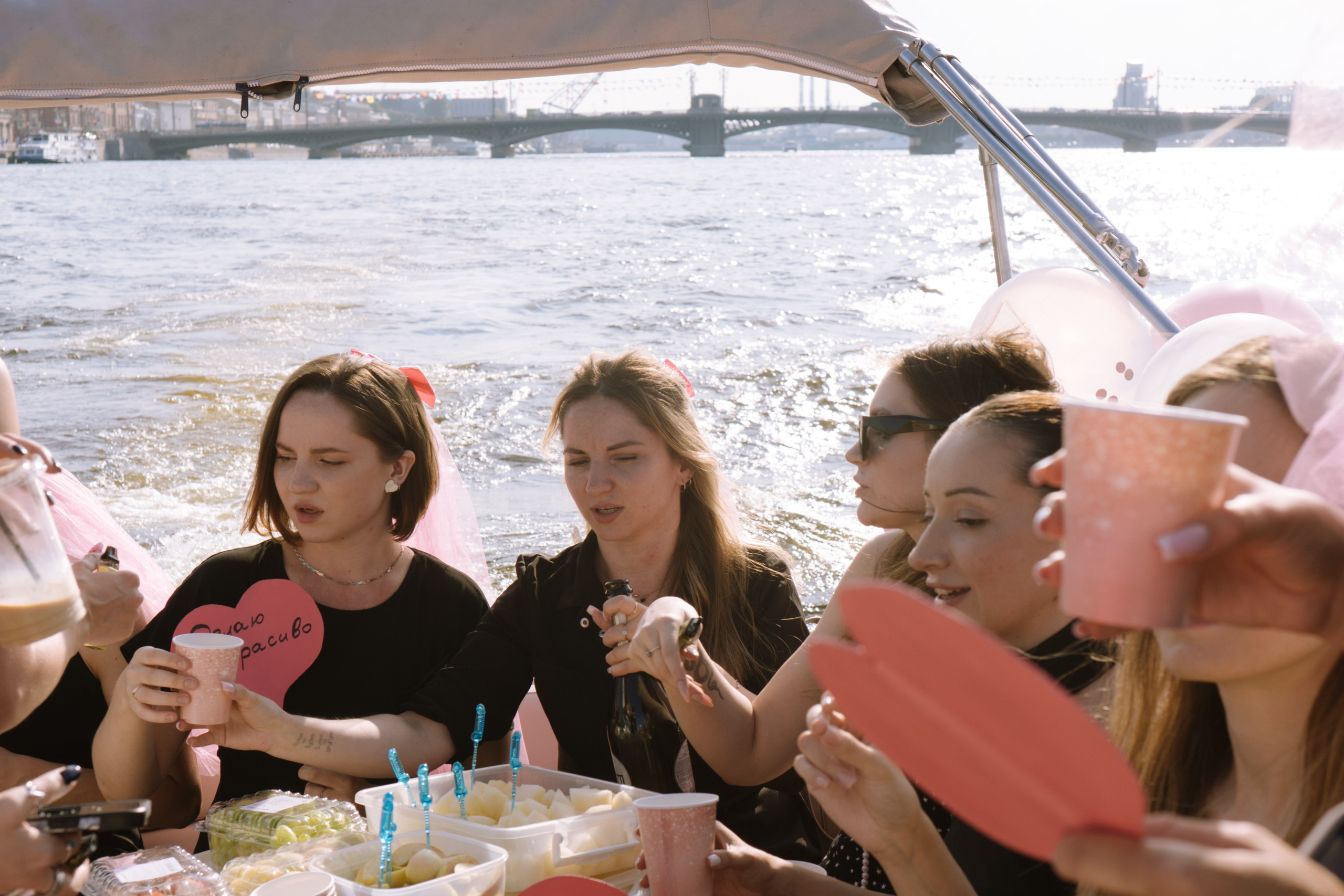 ДЕВИЧНИК НА КАТЕРЕ. Профессиональный фотограф, Санкт-Петербург — Виктория Богомолова
