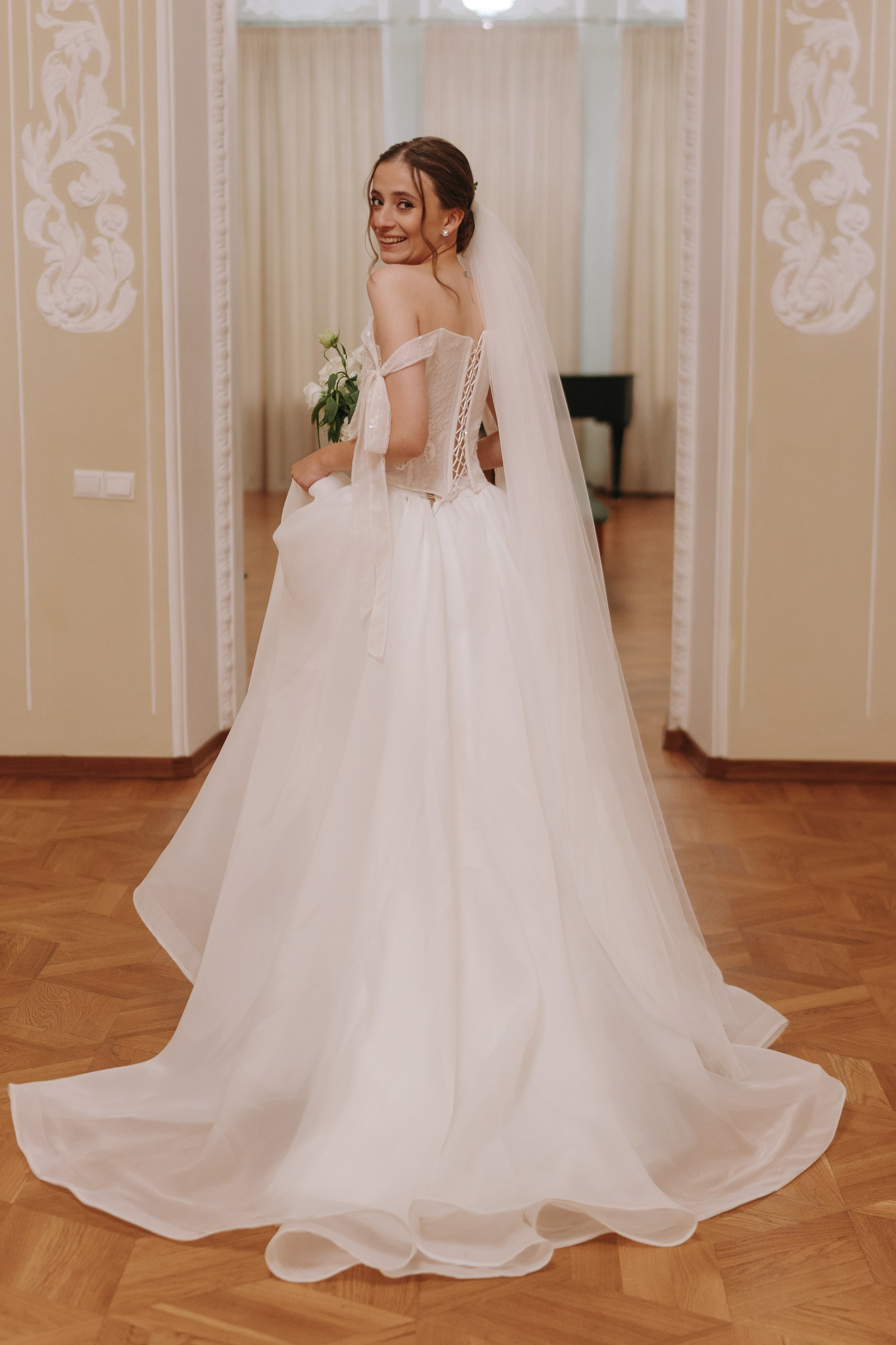 БАНКЕТНЫЙ ЗАЛ ТОРТУГА, ВЕДУЩИЙ АНДРЕЙ ОГНЕВ