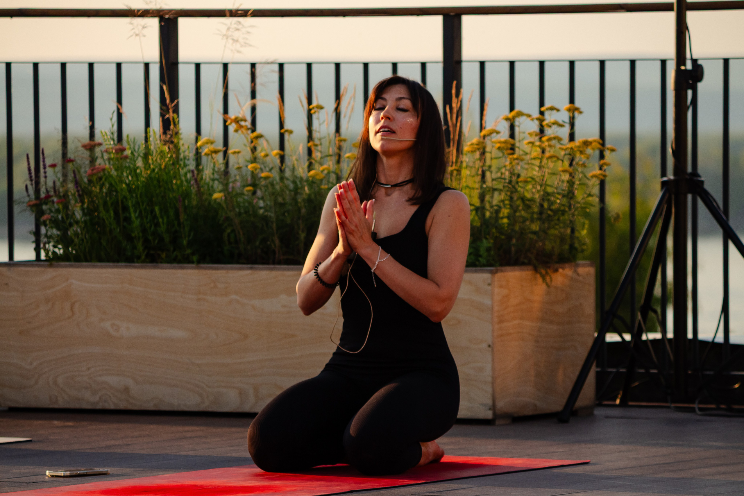 Йога на крыше Станкзавода. Александр Носов. Портретный и репортажный фотограф в Самаре