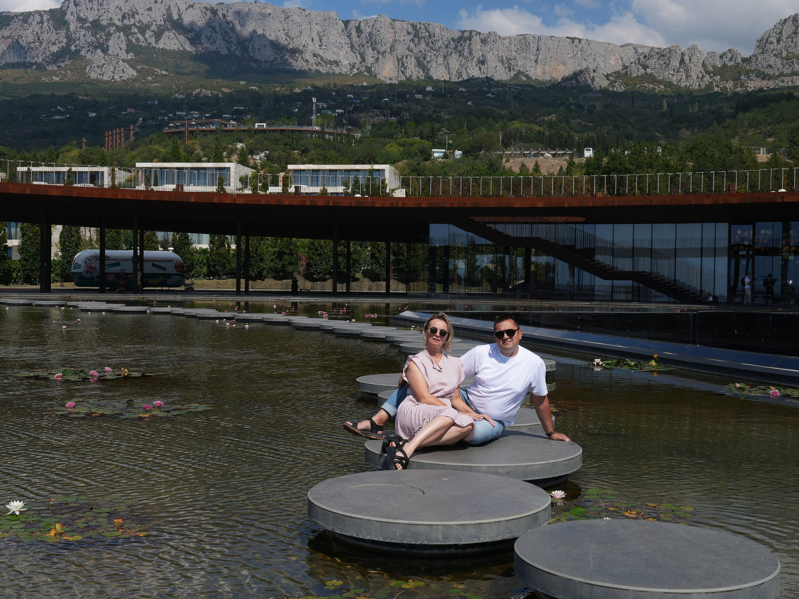 Семейная прогулка 4 человека. Свадебный фотограф Виктория Роса