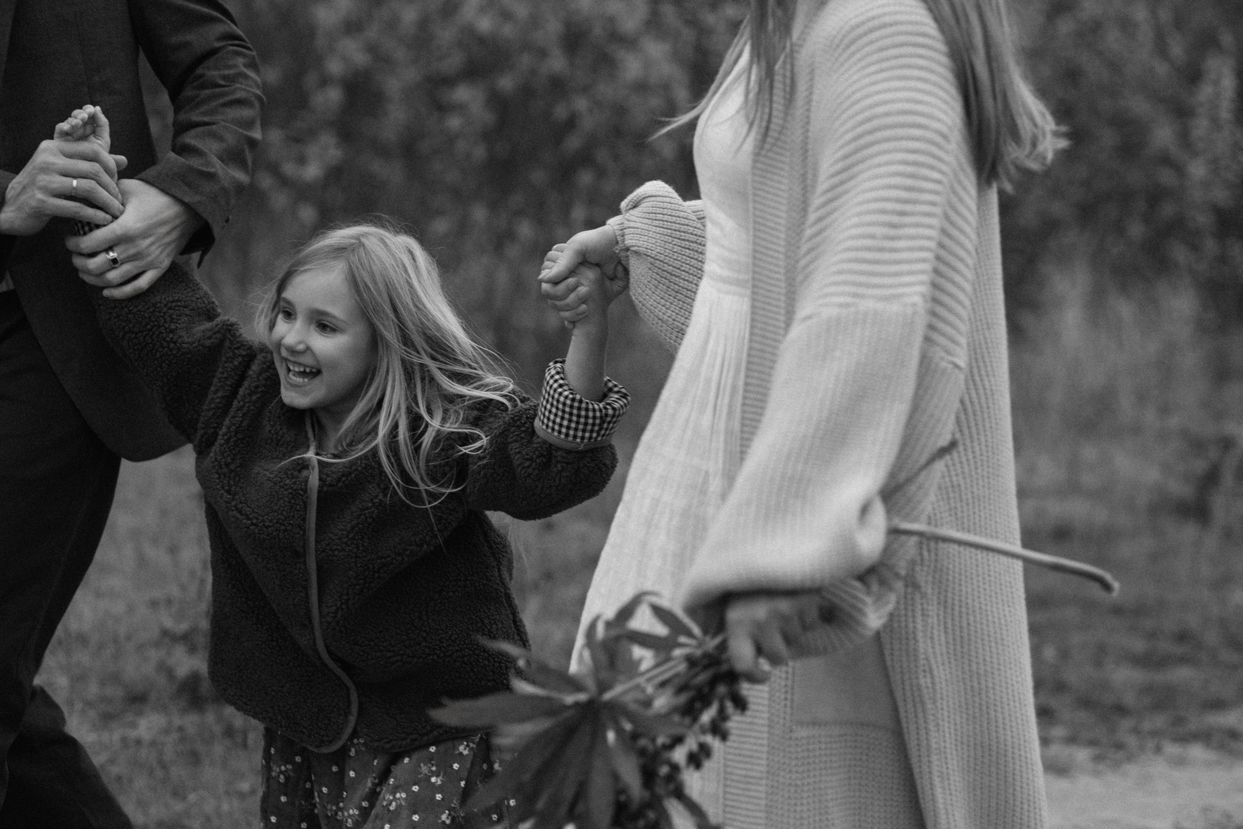 Семейная фотосессия на природе. Вера Пьянцева семейный, свадебный и парный фотограф в Санкт-Петербурге