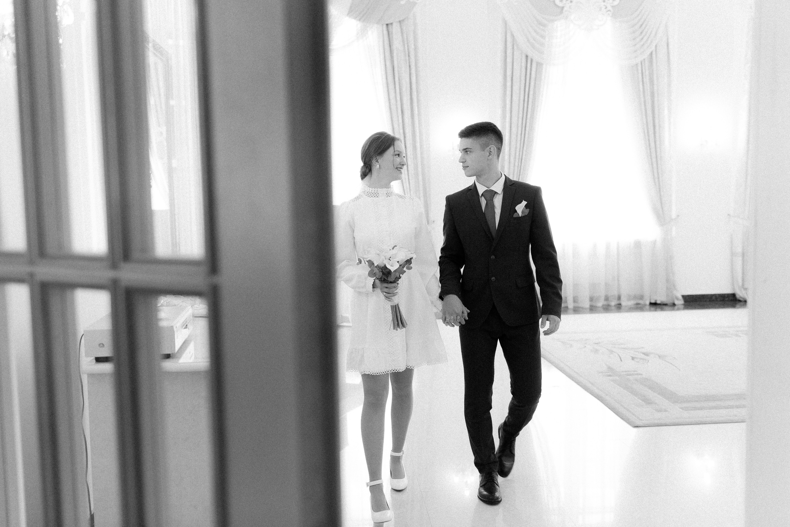 Съемка пары в осеннем городе и в студии. Свадебный и репортажный фотограф в Ярославле и Санкт-Петербурге Роман Микрюков