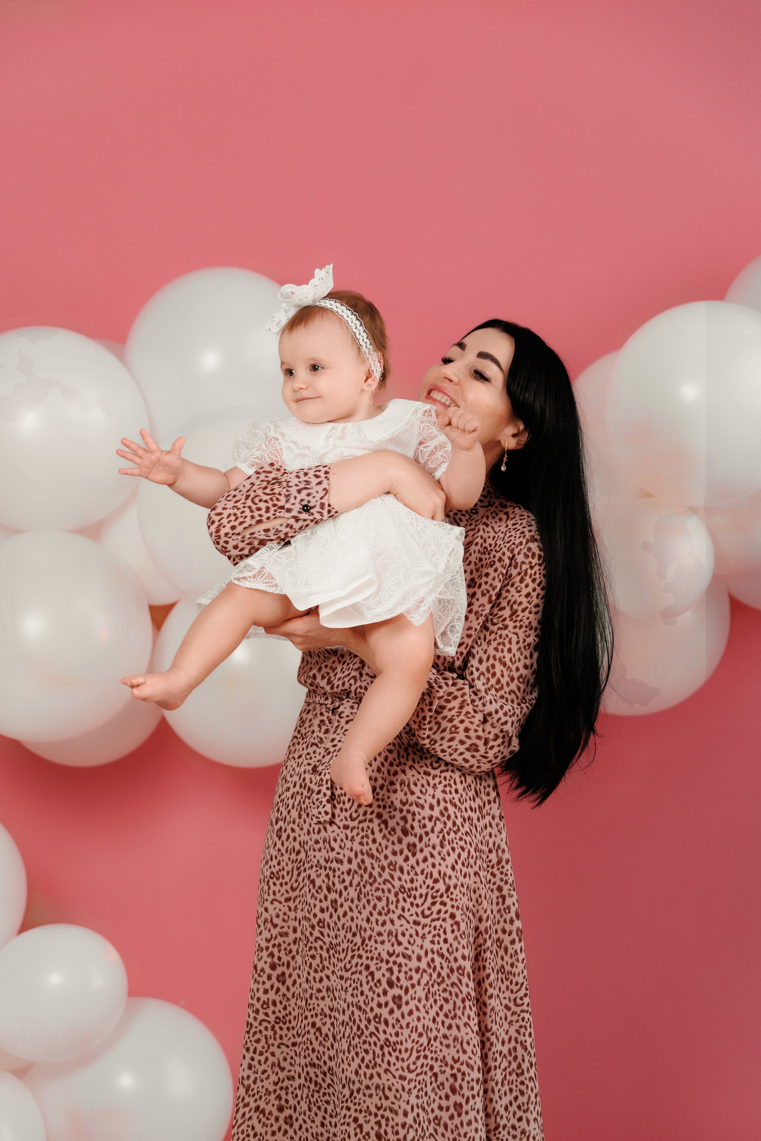 Юля, годовасие дочи. Фотограф женского портрета, беременности и материнства Харькова Елена