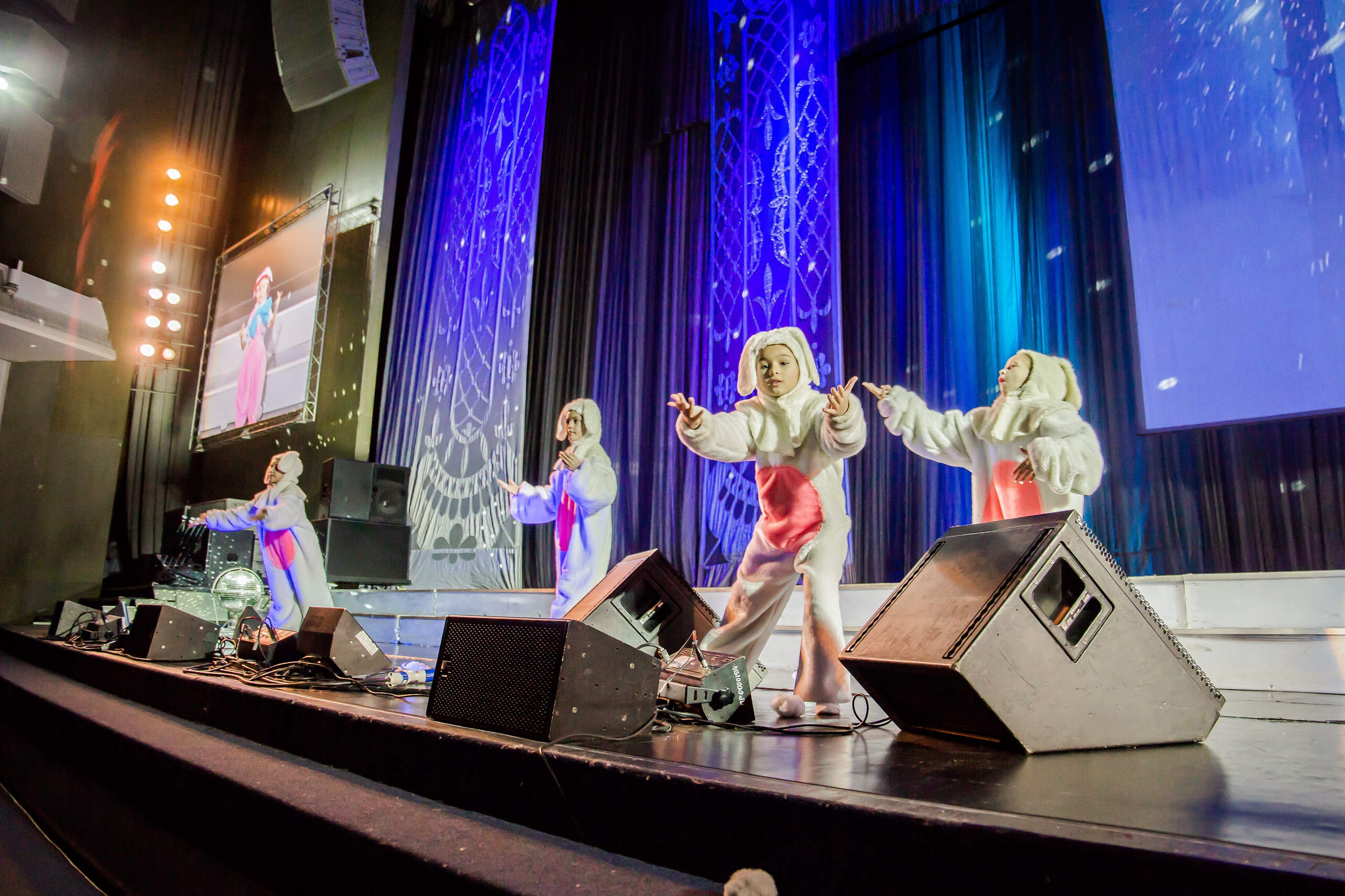 Репортаж — детская елка в БКЗ. Свадебный и семейный фотограф в Санкт-Петербурге Макеева Наталья